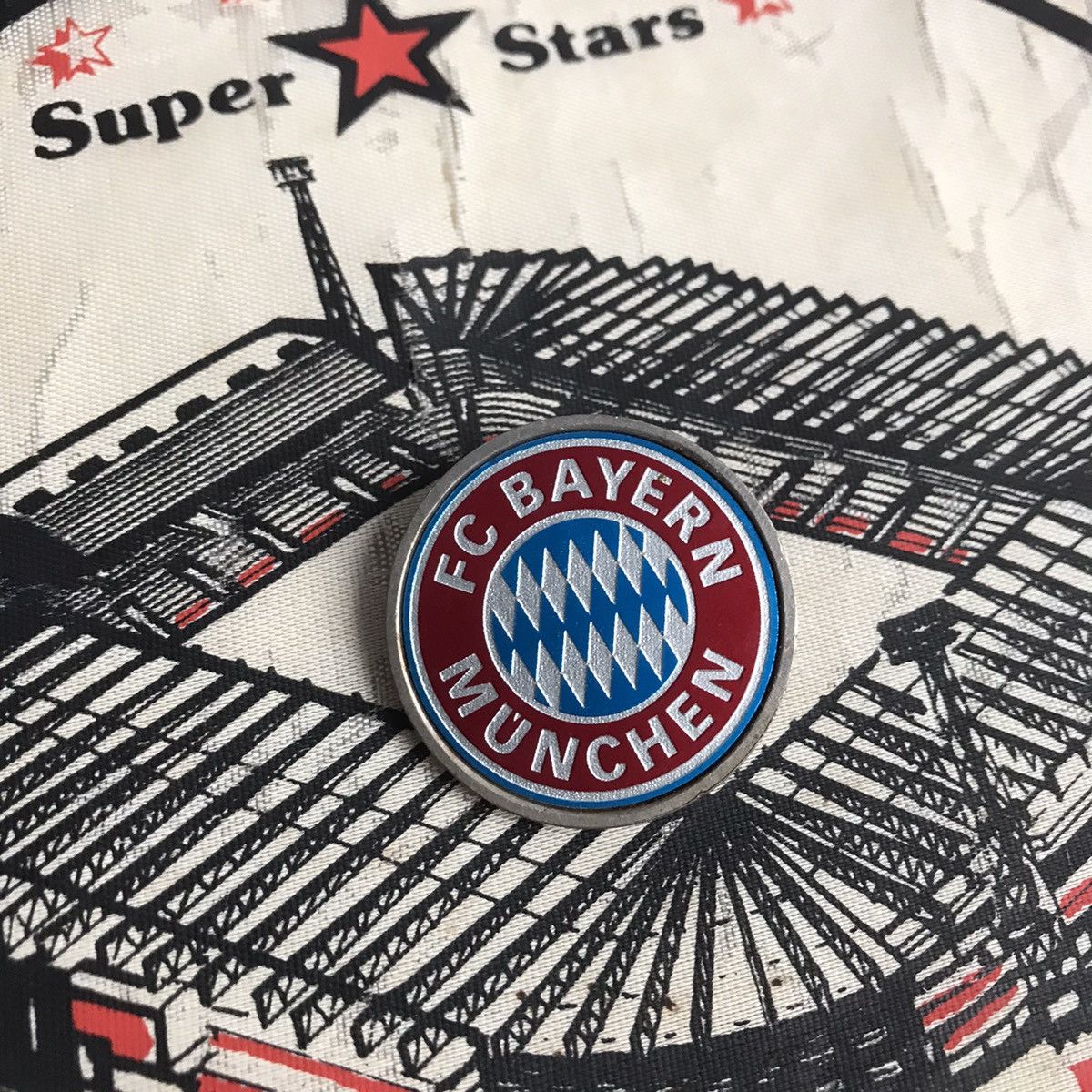Vintage Rare europe pin enamel badge FOOTBALL CLUB BAYERN MUNCHEN EV Size ONE SIZE - 3 Thumbnail