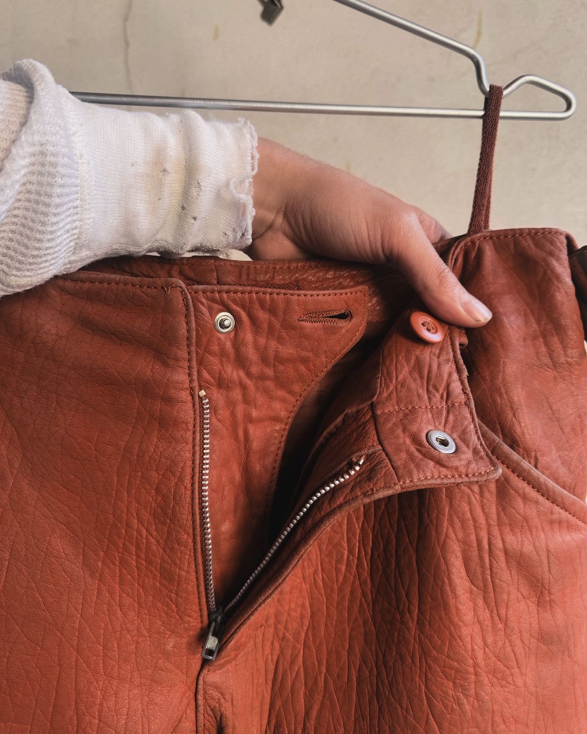 Helmut Lang Helmut Lang FW1999 “Safety Orange” Astro Biker leather pants Size US 28 / EU 44 - 4 Thumbnail