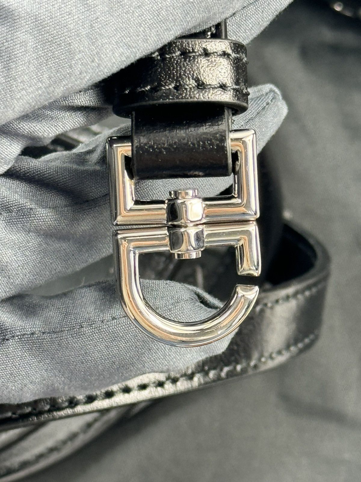 Givenchy ANTIGONA NANO LEATHER CROSS BODY BAG Size ONE SIZE - 8 Thumbnail