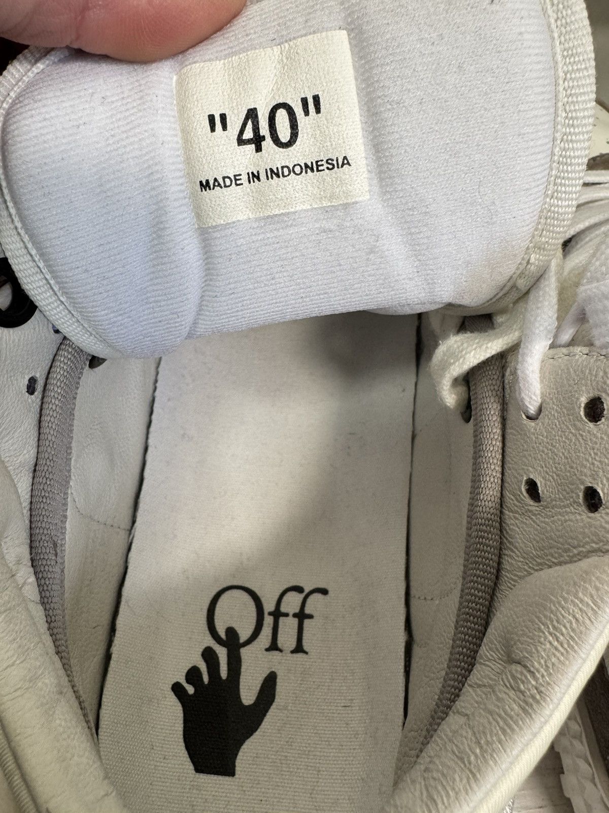 Off-White Off-White Off-Court 3.0 Floating Arrow White Grey tried on Size US 9 / IT 39 - 6 Thumbnail