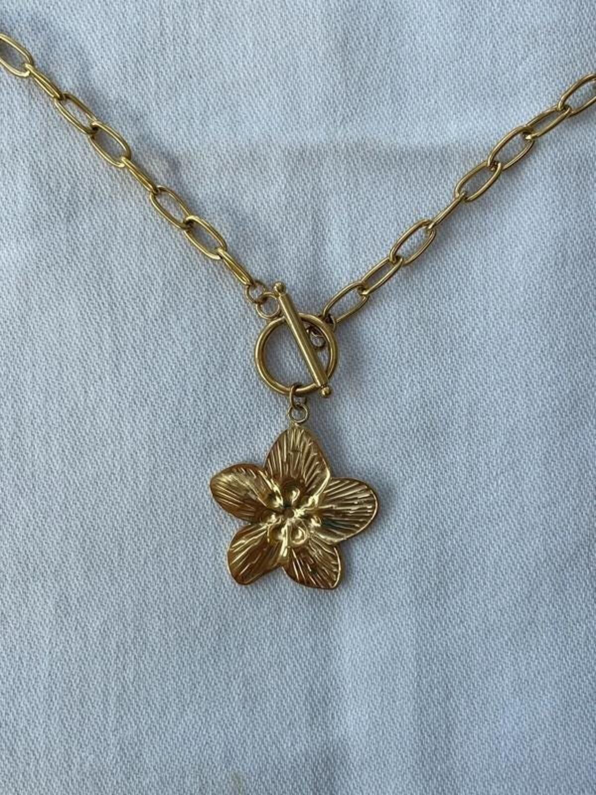 Other Gold plated floral pendant flower necklace Size ONE SIZE - 1 Thumbnail
