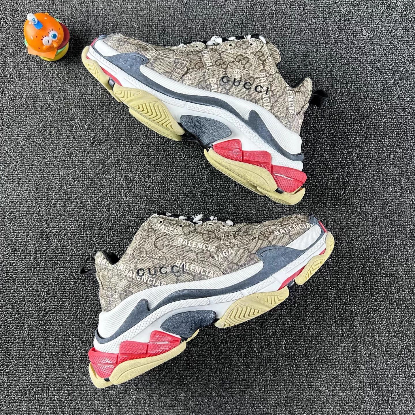 Balenciaga Style: Balenciaga Triples all-over print Size US 5.5 / IT 35.5 - 4 Thumbnail