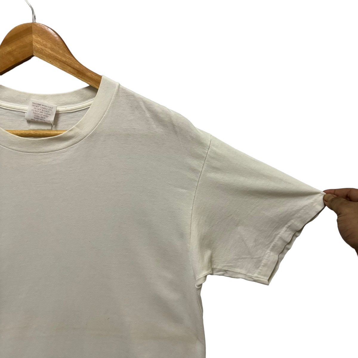 Vintage Vintage The Reef Surfboards Graphic Back Hit Tshirt Size US M / EU 48-50 / 2 - 8 Thumbnail
