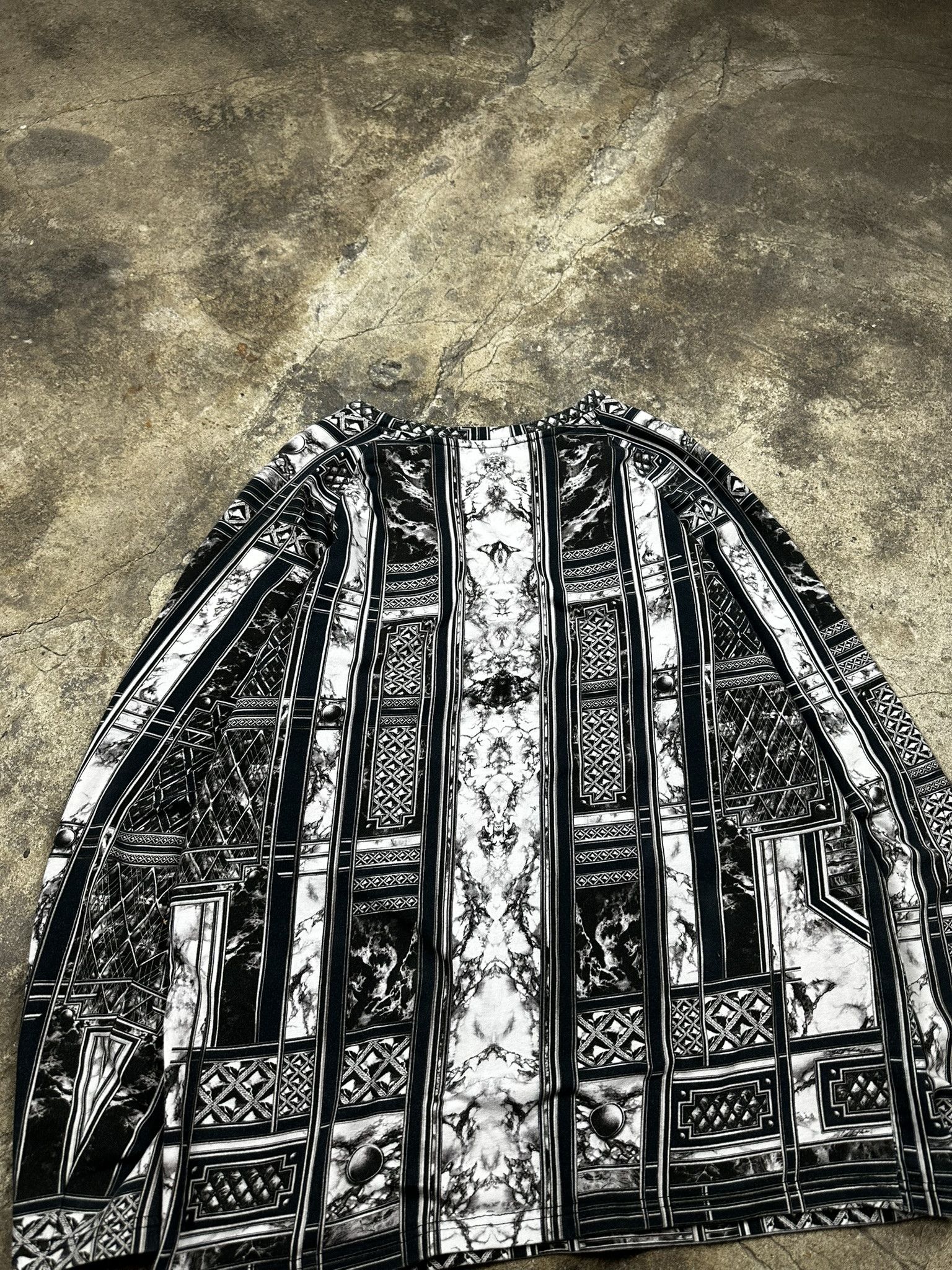 Balmain Balmain Marble Print Longsleeve T-shirt Size XL / US 12-14 / IT 48-50 - 4 Thumbnail