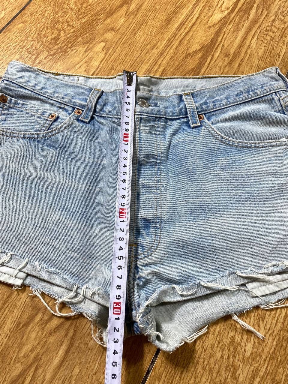 Levi's VINTAGE 90s LEVI’S 501 LIGHT WASH DENIM JEANs SHORTS Size US 34 / EU 50 - 13 Thumbnail