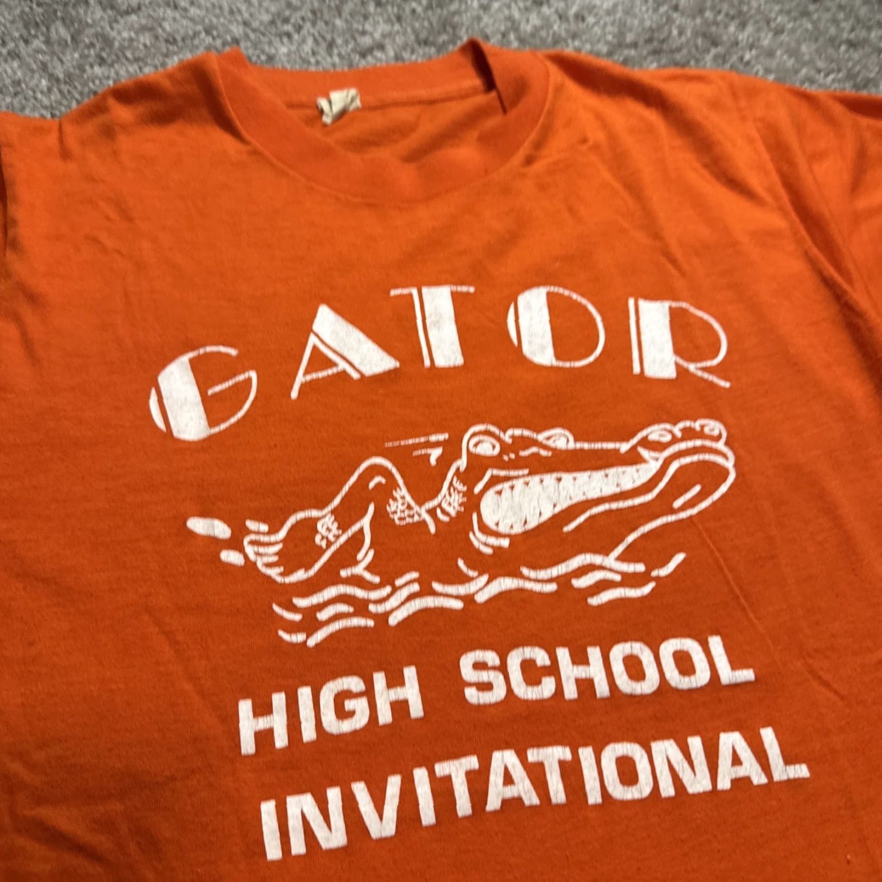 Vintage VINTAGE 80s Florida High School Swimming Gator Tournament Orange T-Shirt Large Size US L / EU 52-54 / 3 - 2 Thumbnail