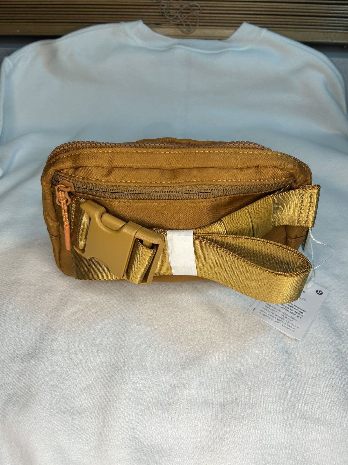 Lululemon New Lululemon Everywhere Belt Bag Color:Caramel/ Size IL Size ONE SIZE - 4 Thumbnail