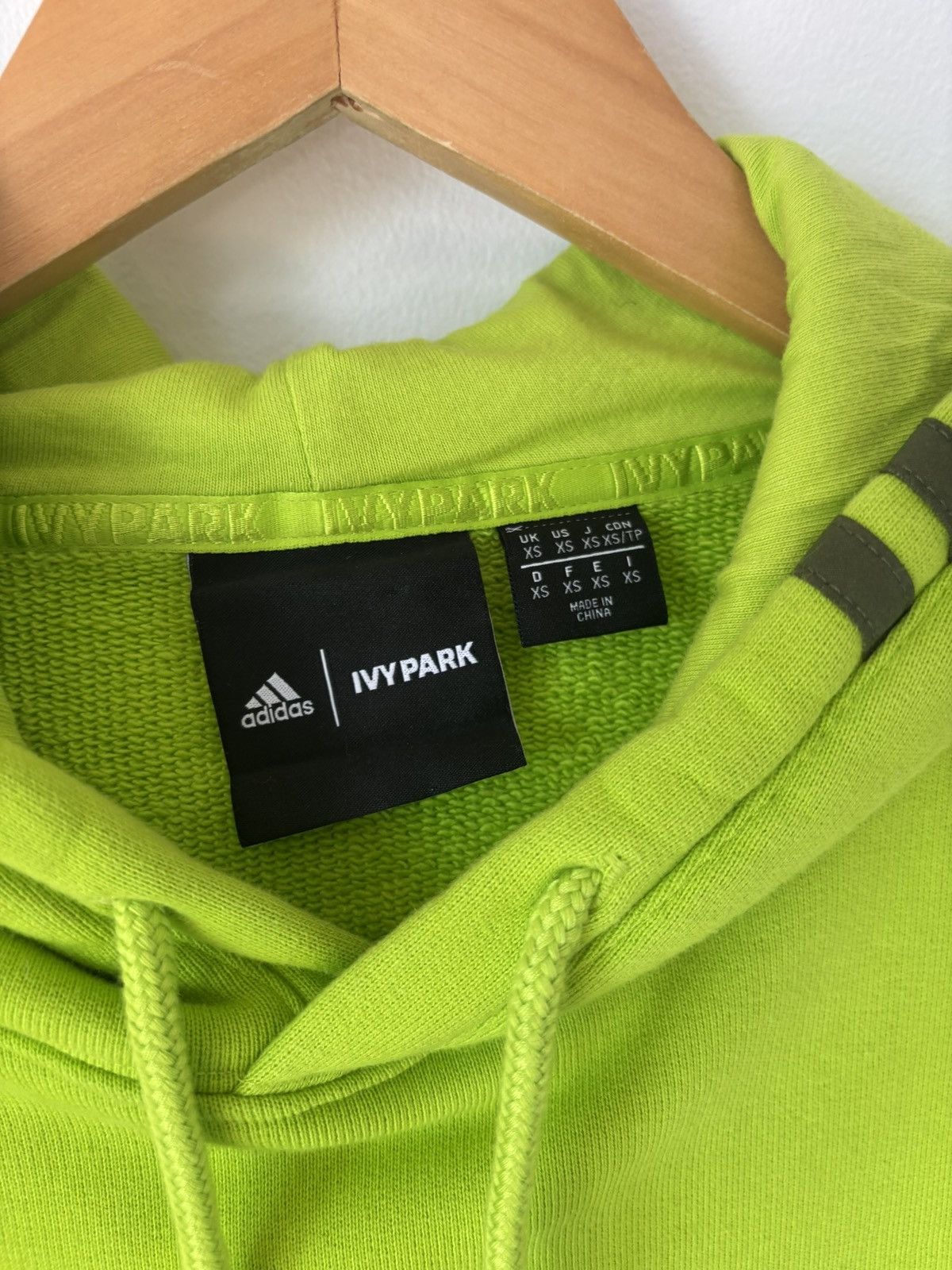 Adidas × Ivy Park Adidas x Ivy Park Neon Green Hoodie XS Beyoncé Pullover Size US XS / EU 42 / 0 - 2 Thumbnail