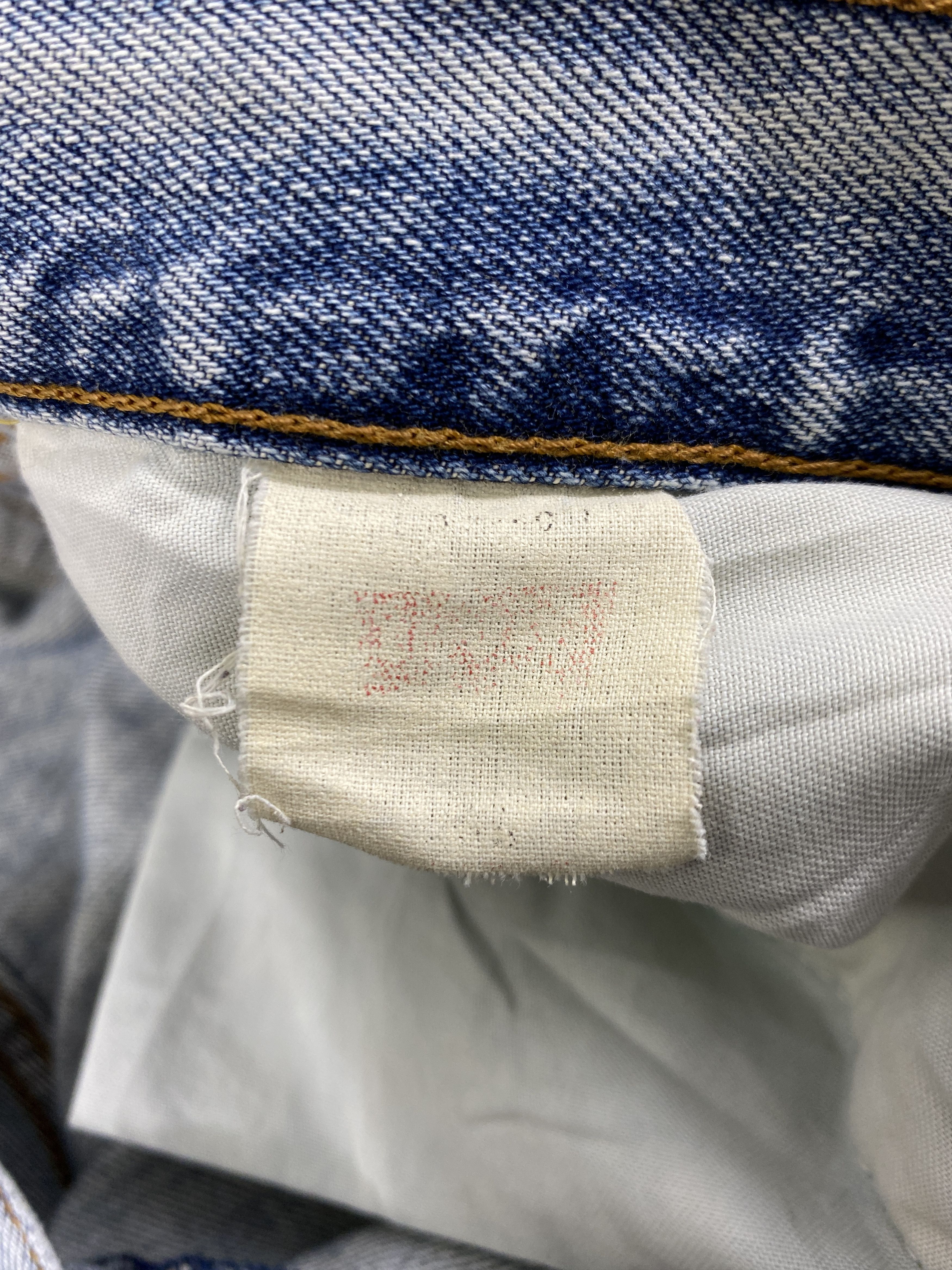 Levi's Distressed Blue Vintage Levi's Jeans 35x30 Denim- JN3657 Size US 35 - 9 Thumbnail