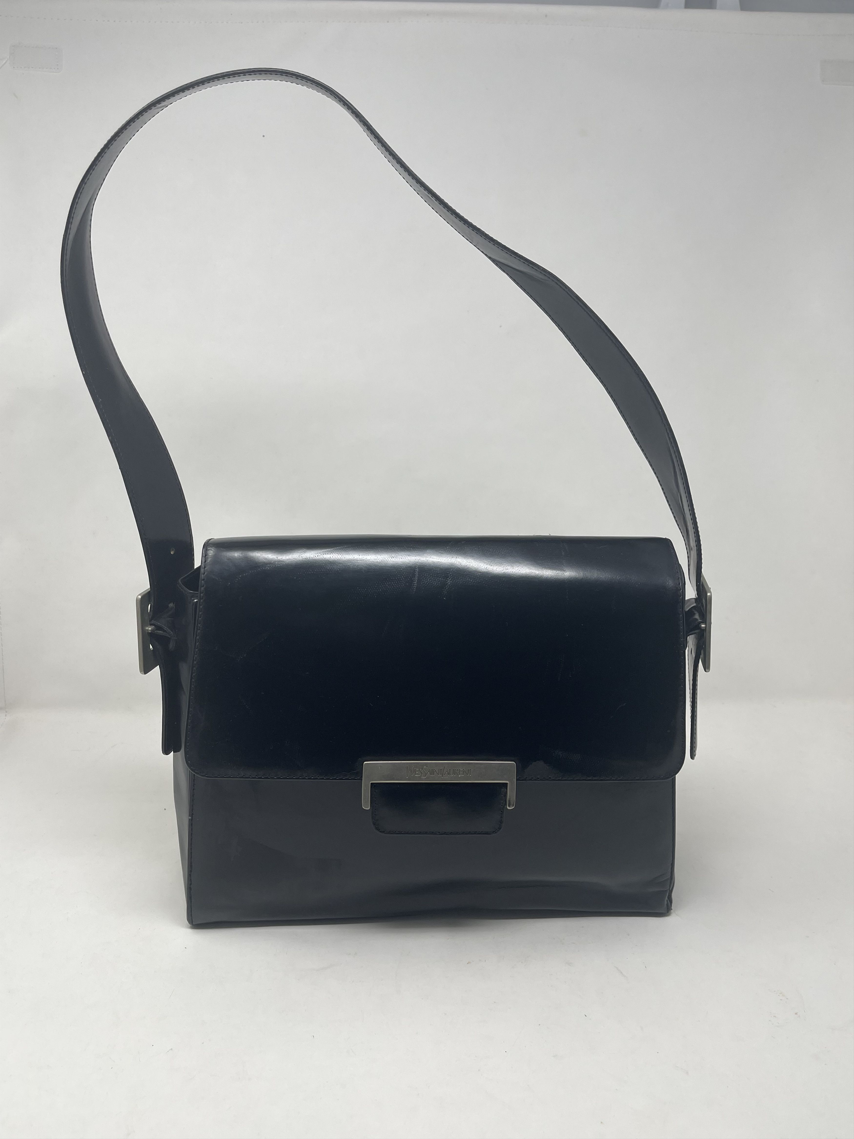 Yves Saint Laurent Yves Saint Laurent Paris Black Patent Leather Shoulder Bag Size ONE SIZE - 2 Thumbnail