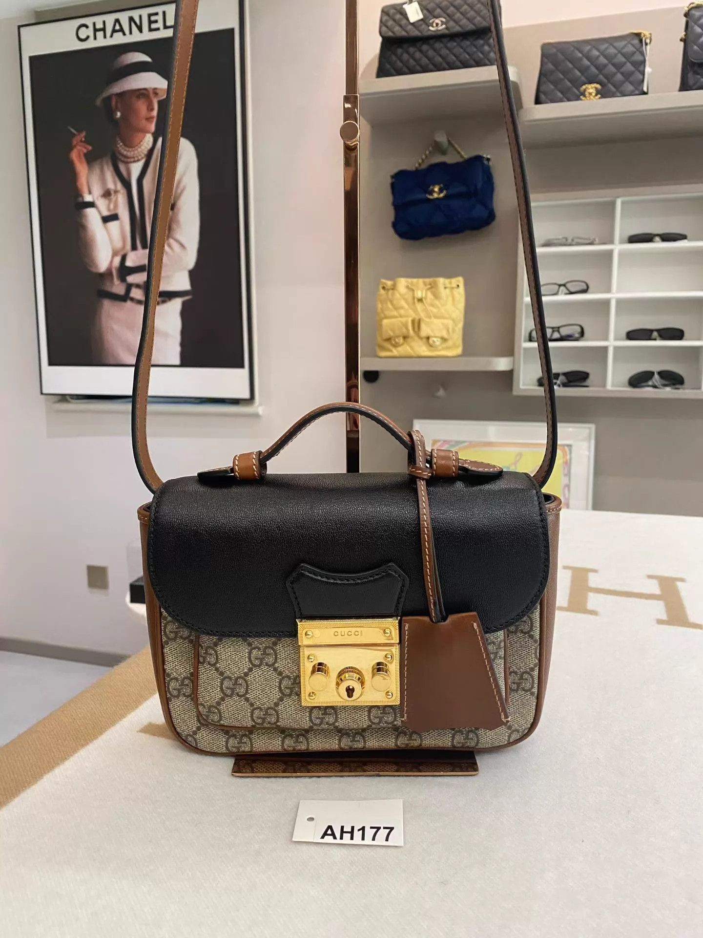 Gucci GUCCI Padlock GG Monogram Black Calfskin Handbag Near Mint Size ONE SIZE - 1 Thumbnail