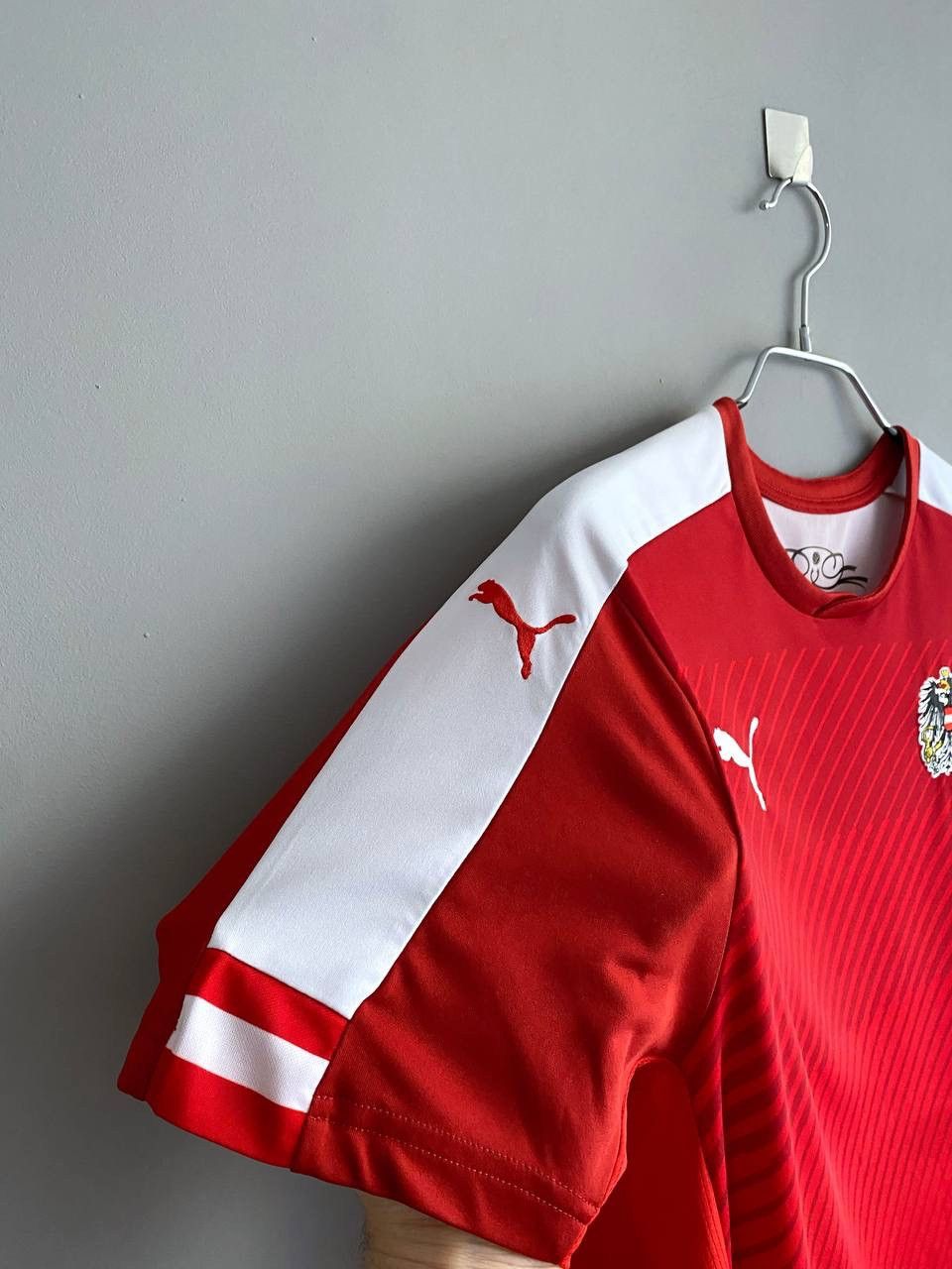 Puma Austria National Team 2015/2016 Home Soccer Jersey, Size L Size US L / EU 52-54 / 3 - 7 Thumbnail