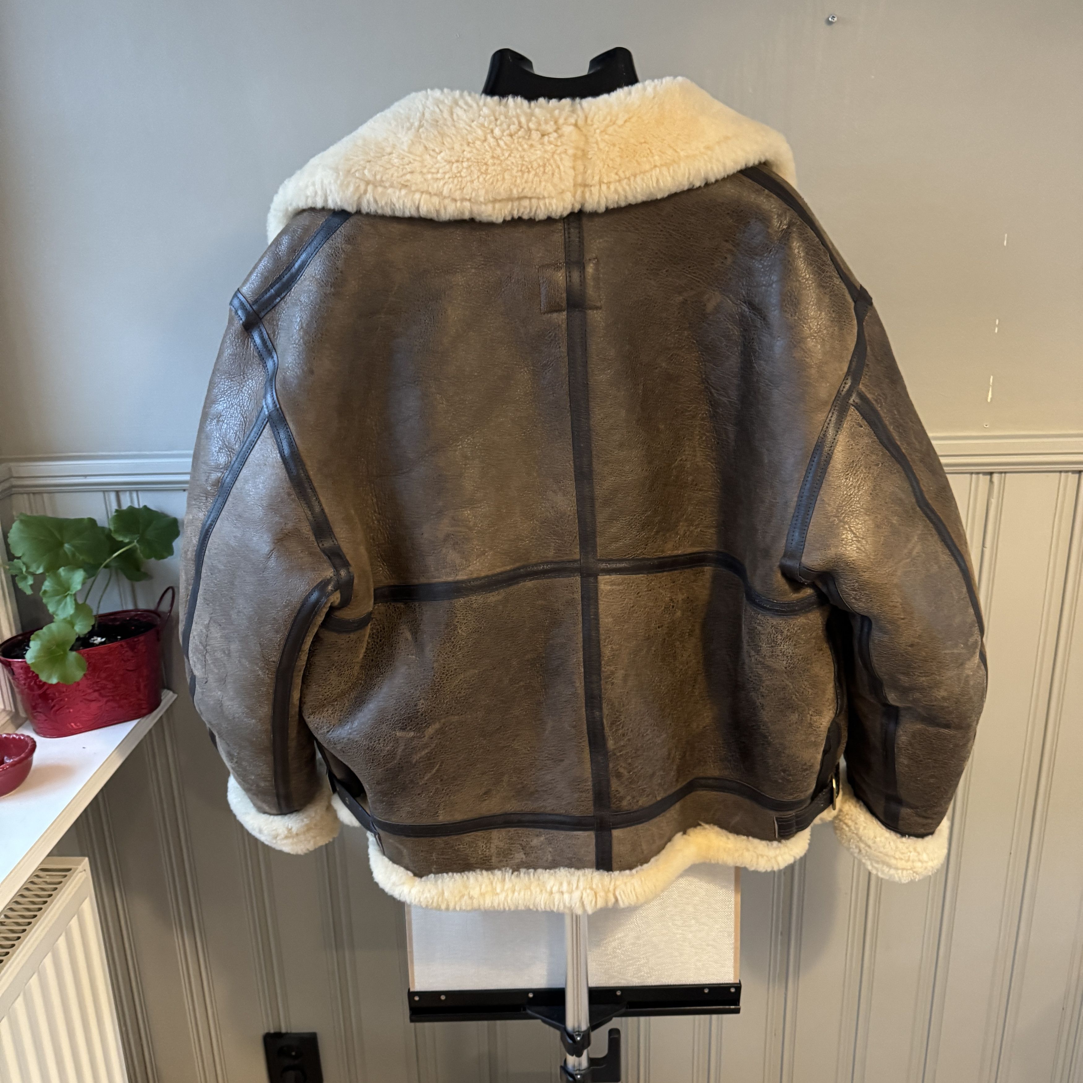 Avirex Avirex Type B-3 US Army Air Forces Sheepskin Jacket Size US L / EU 52-54 / 3 - 2 Thumbnail