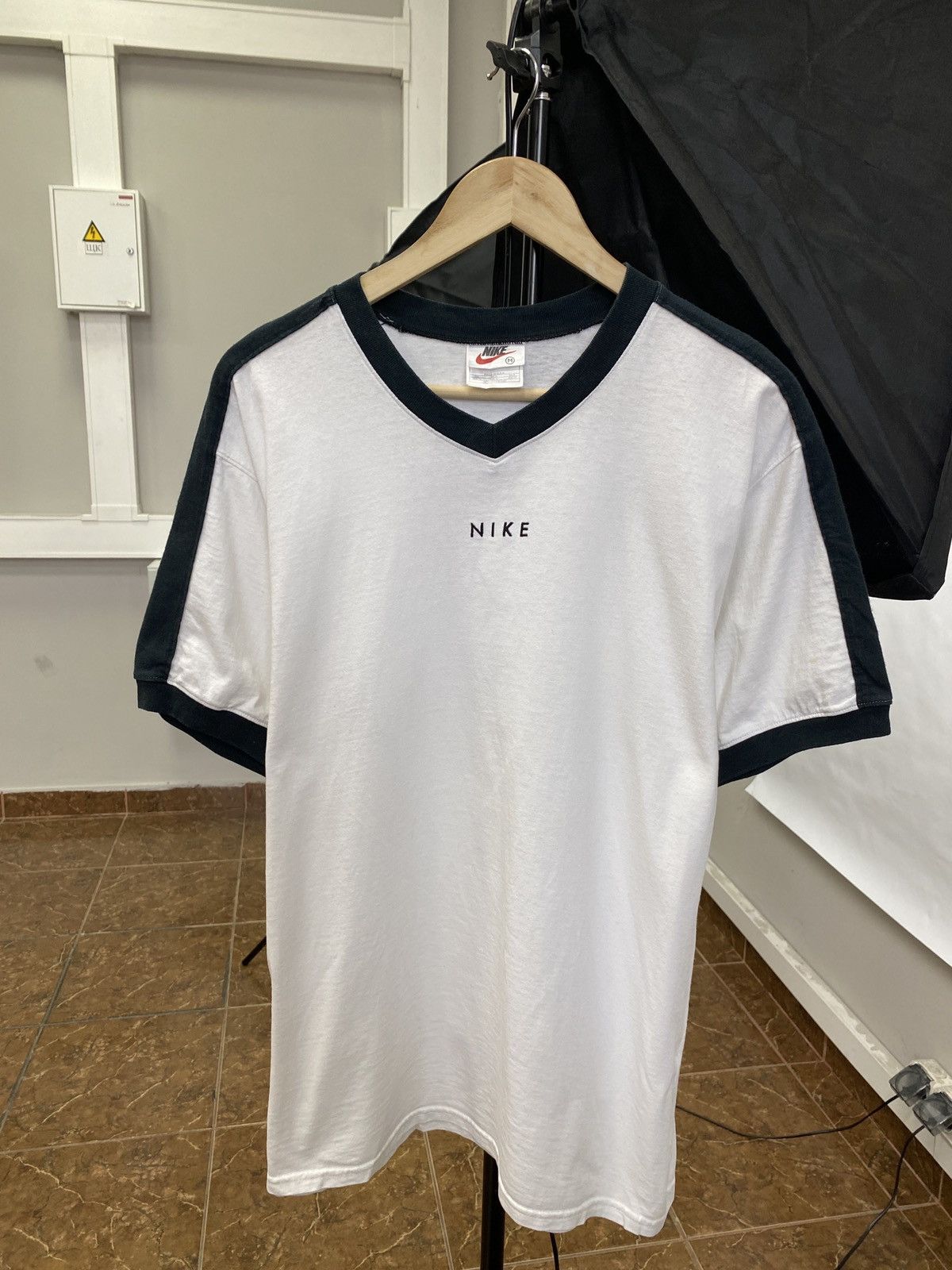 Nike 🇺🇸 Vintage 90s Nike Rare Made in USA T-Shirt Y2K Retro Size US M / EU 48-50 / 2 - 1 Thumbnail