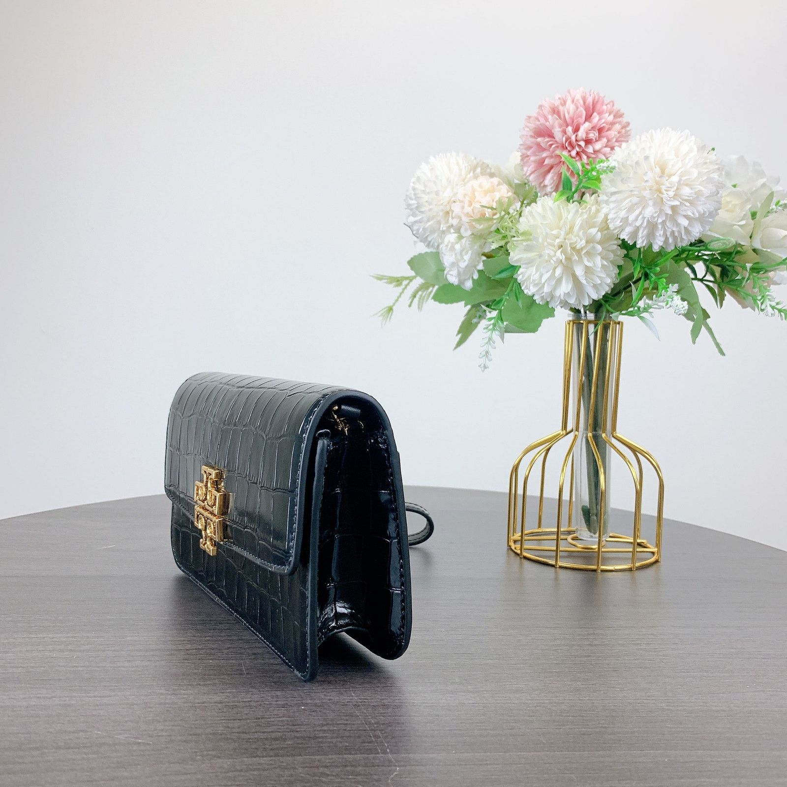 Tory Burch Tory Burch 141073 Britten chain wallet wristlet IN BLACK Size ONE SIZE - 4 Thumbnail