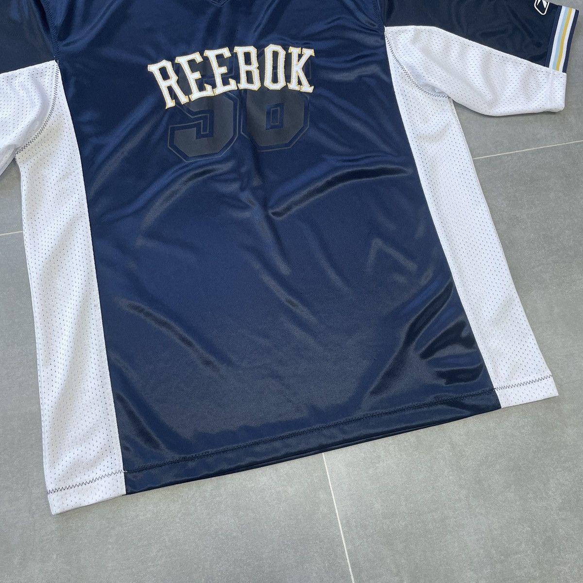 Reebok × Vintage Vintage Reebok Embroidered Logo T-Shirt Size M Size US M / EU 48-50 / 2 - 6 Thumbnail