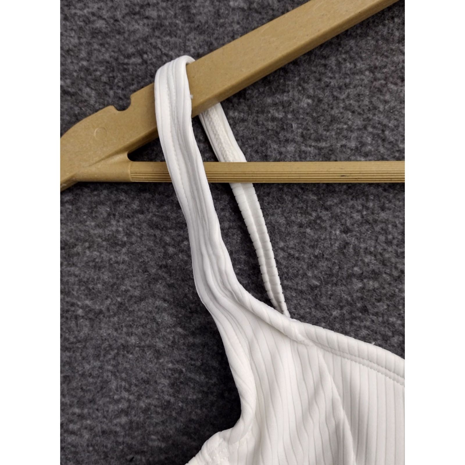 Vintage Xhilaration Bikini Top Juniors XS White Ribbed Solid Padded Wide Strap Women's Top 00 Swim Size XS / US 0-2 / IT 36-38 - 7 Thumbnail