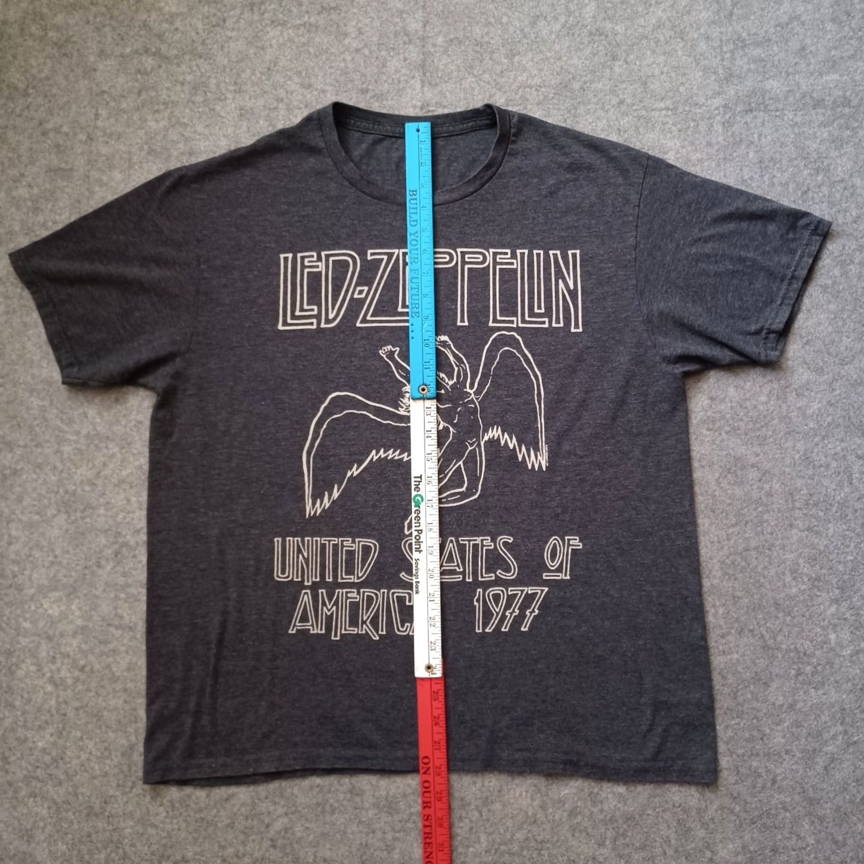Vintage Led Zeppelin T Shirt Mens XL Gray Rock 2011 United States of America 1977 Graphic Print Crew Neck Short Sleeve Cotton Polyester 707 Mens T-Shirt Size US XL / EU 56 / 4 - 7 Thumbnail
