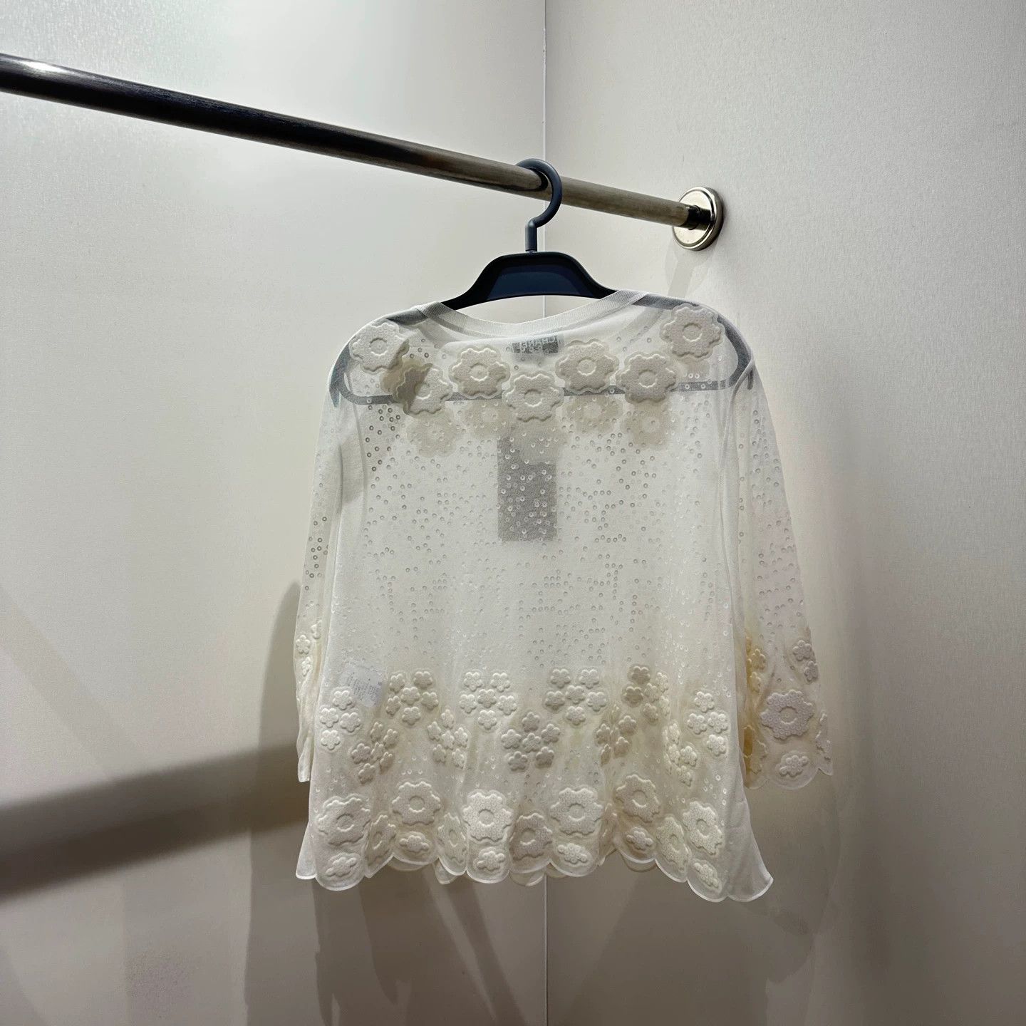 Chanel Chanel Camellia Sequin-Cutout Shoulder Buckle 36 Size XS / US 0-2 / IT 36-38 - 2 Thumbnail