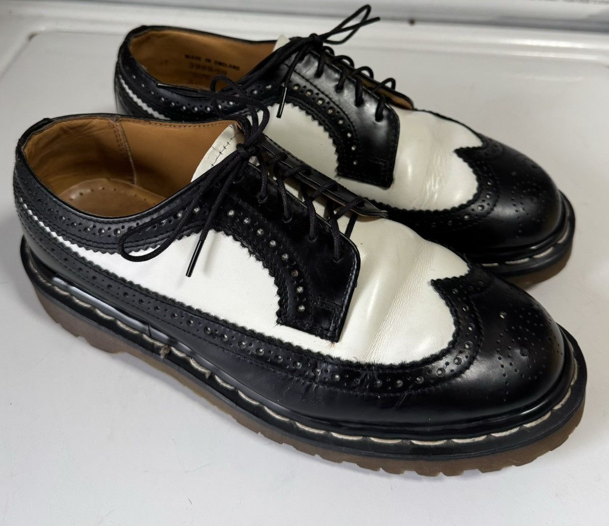 Dr. Martens Vintage Dr. Martens 3989 Wingtip Brogues UK Size 6 Size US 7 / EU 40 - 1 Thumbnail