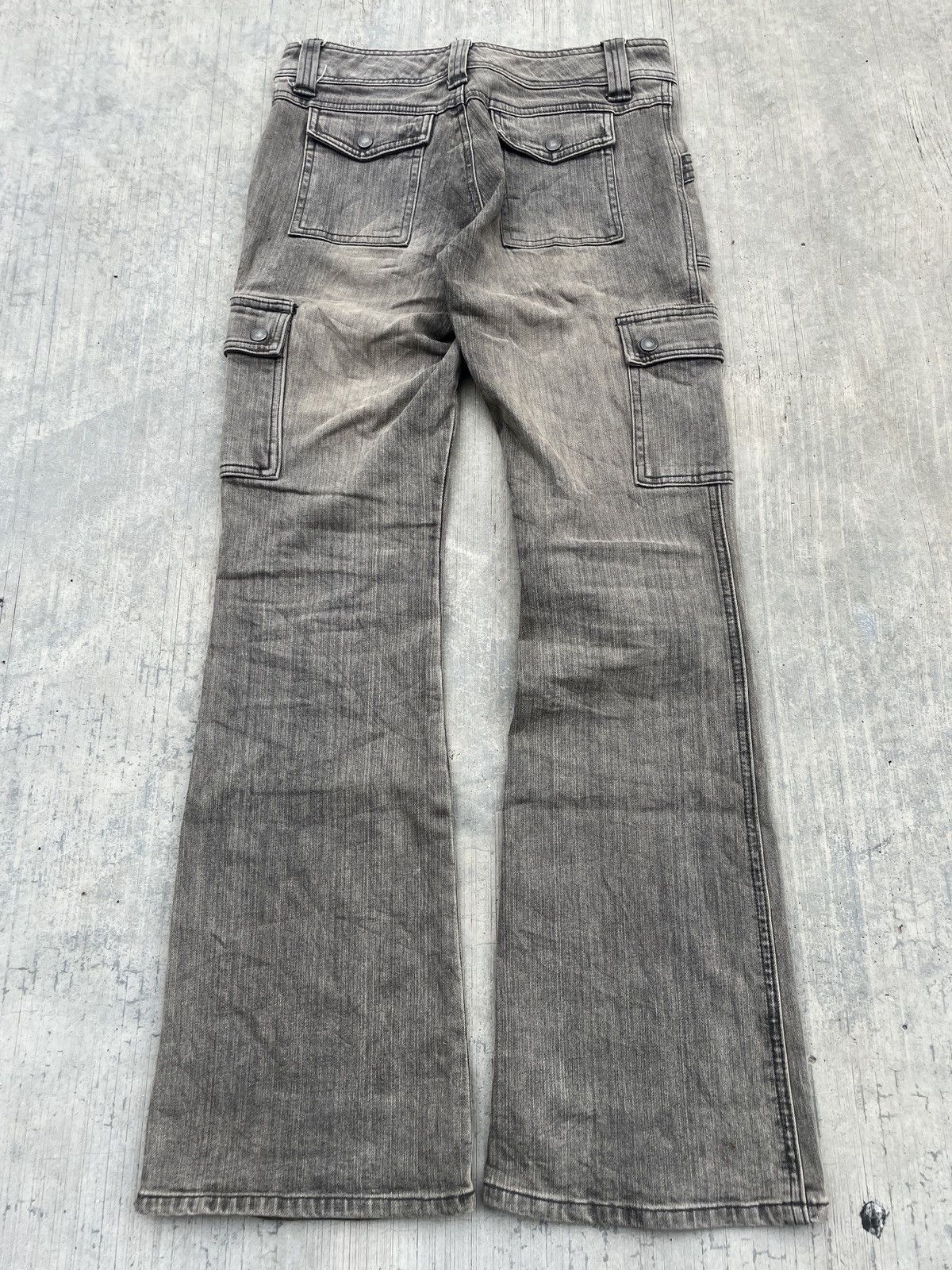 Japanese Brand 2000s JAPANESE BRAND DAILY TOPIC CARGO WASH FLARE JEANS Size US 30 / EU 46 - 5 Thumbnail