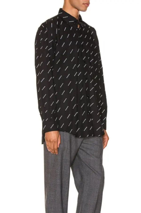 Balenciaga o1la1rc1a1124 Normal Fit Allover Logo Shirt in Black/White Size US S / EU 44-46 / 1 - 4 Thumbnail