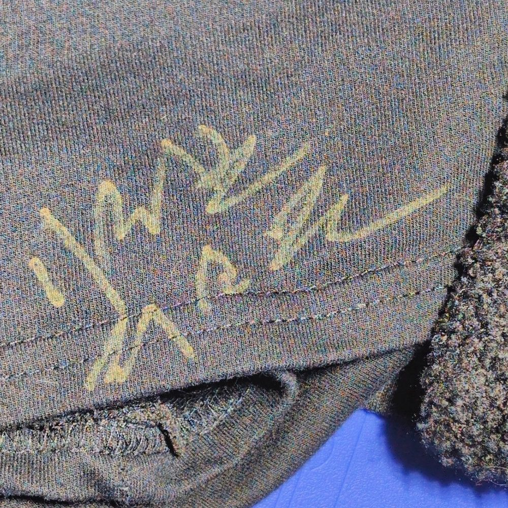 Designer Fuzzy Panda Graphic Long Sleeve Shirt XL Autographed Size XL / US 12-14 / IT 48-50 - 5 Thumbnail