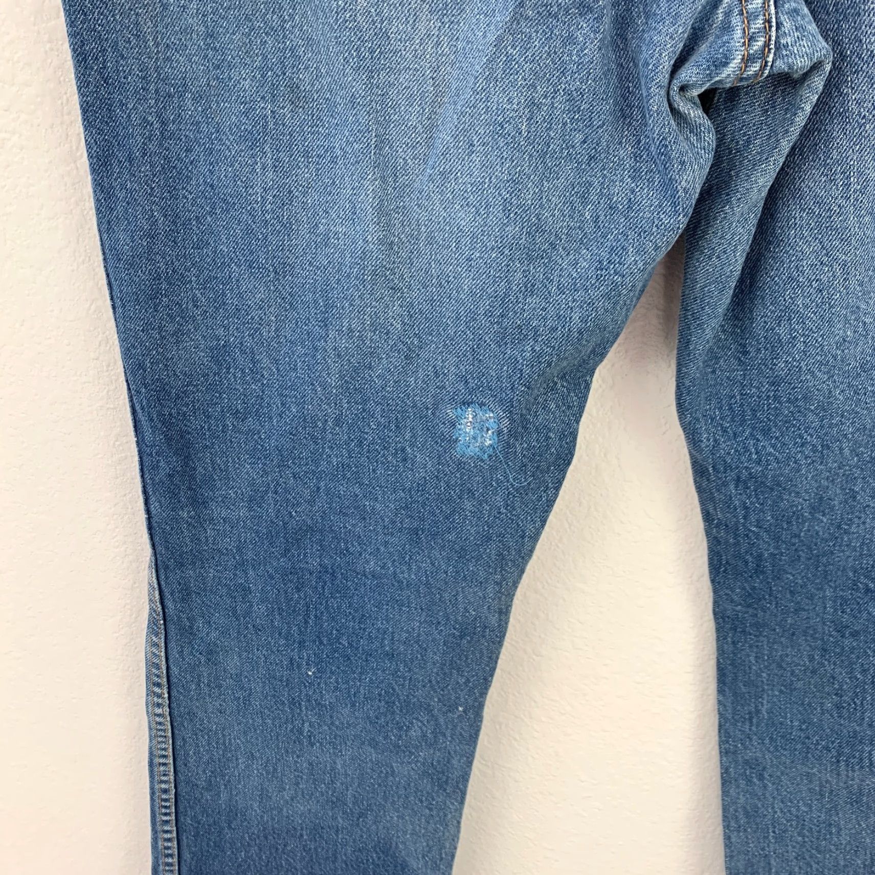 Vintage VINTAGE Rustler Jeans Destroyed 32 Short Denim Blue 100% Cotton Mens Jeans Straight 28.75 Inseam Fall Winter Spring USA Button Zip Size US 32 / EU 48 - 7 Thumbnail