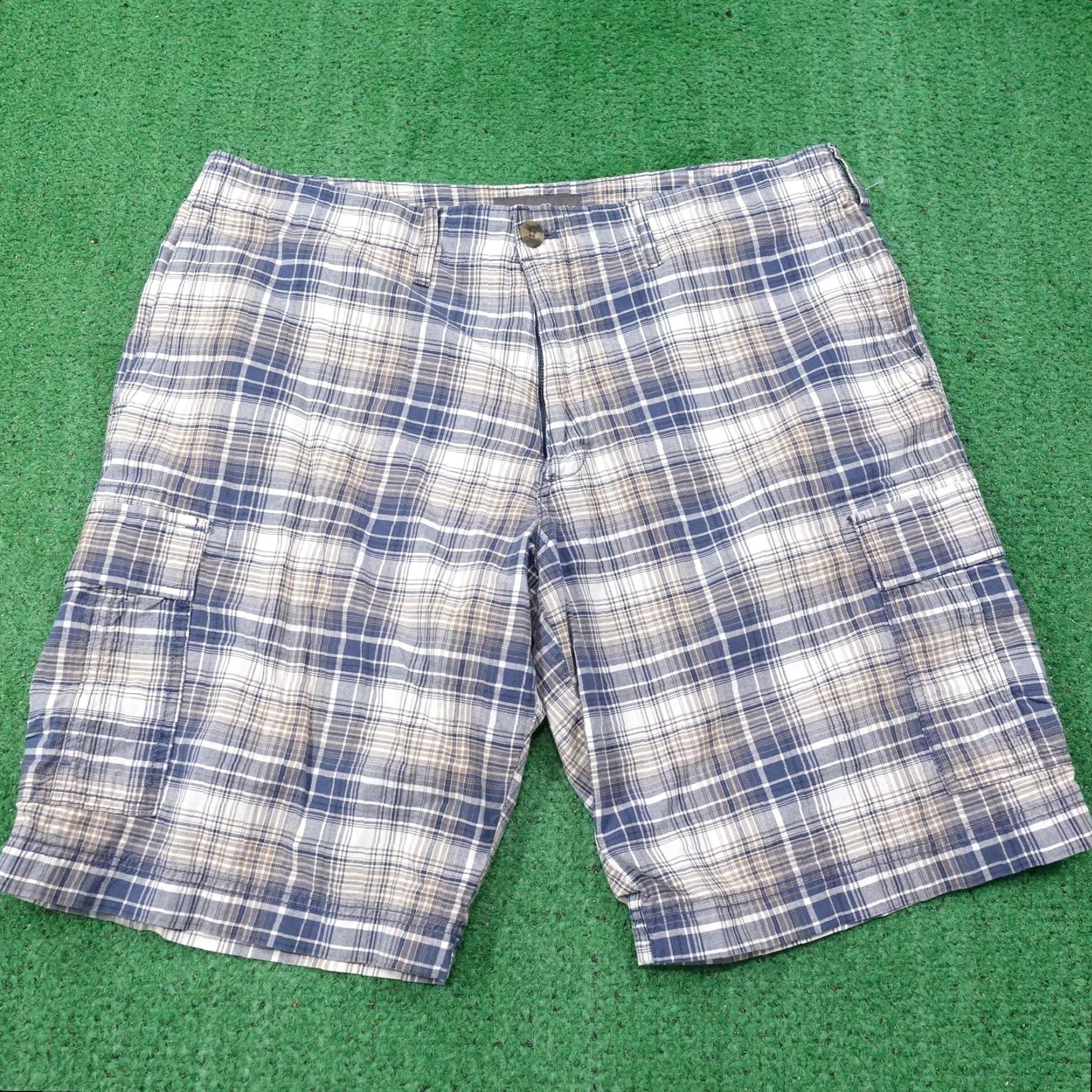 Eddie Bauer Eddie Bauer Shorts Mens 40 Blue Plaid Cargo Relaxed Cotton Canvas 10 Inseam Pockets Zip Front Flat Front Casual Summer Mens Size US 40 / EU 56 - 2 Thumbnail