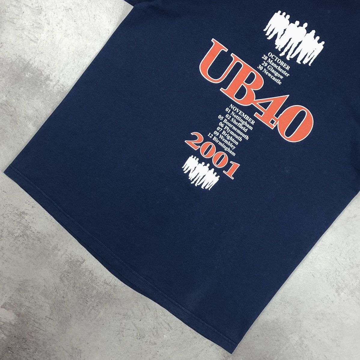 Band Tees 2001 UB40 Cover Up Tee Size US L / EU 52-54 / 3 - 17 Thumbnail
