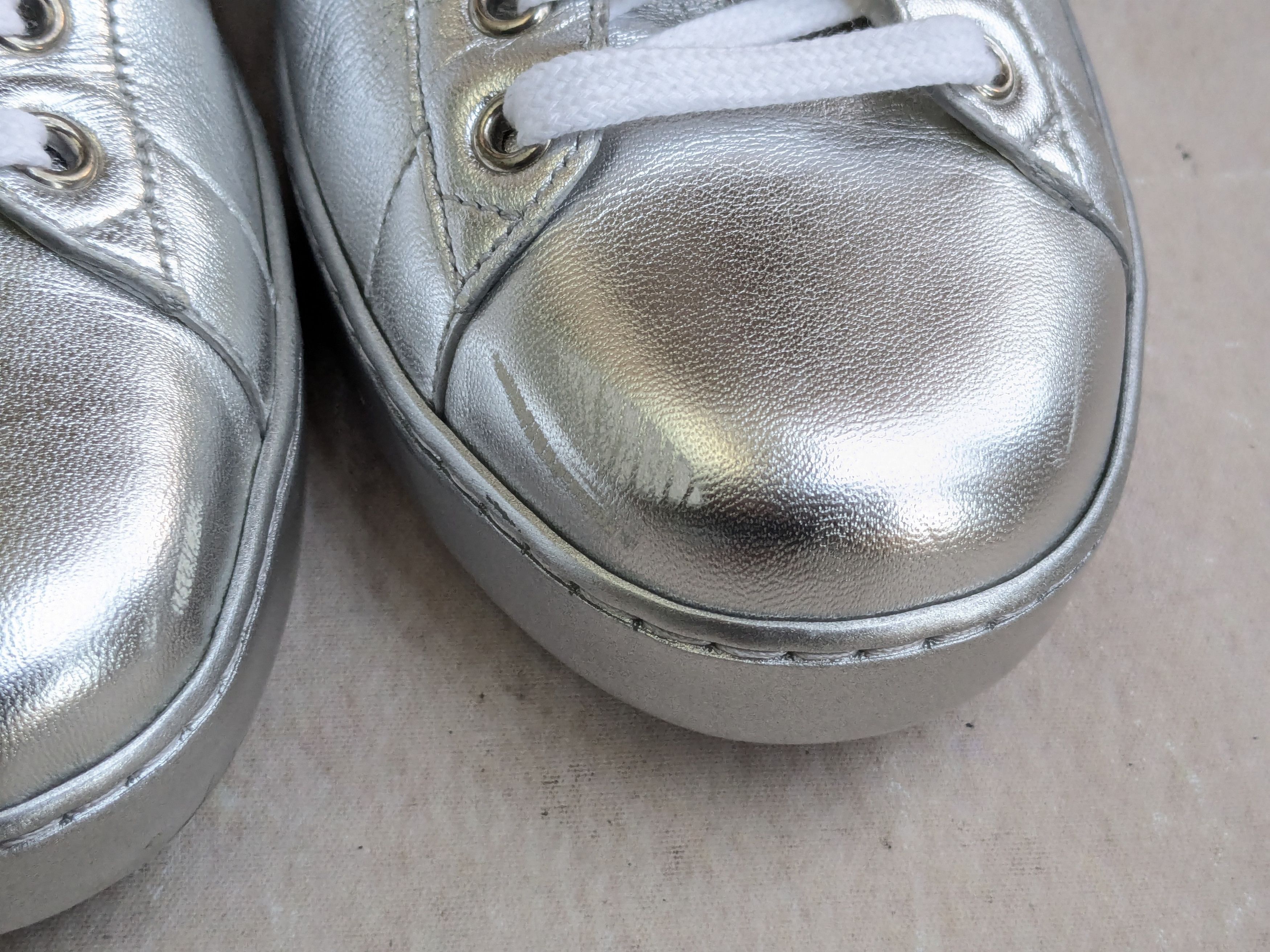 Gucci Gucci Ace Sneakers 8.5 Silver Leather Low Logo Size US 8.5 / EU 41-42 - 4 Thumbnail