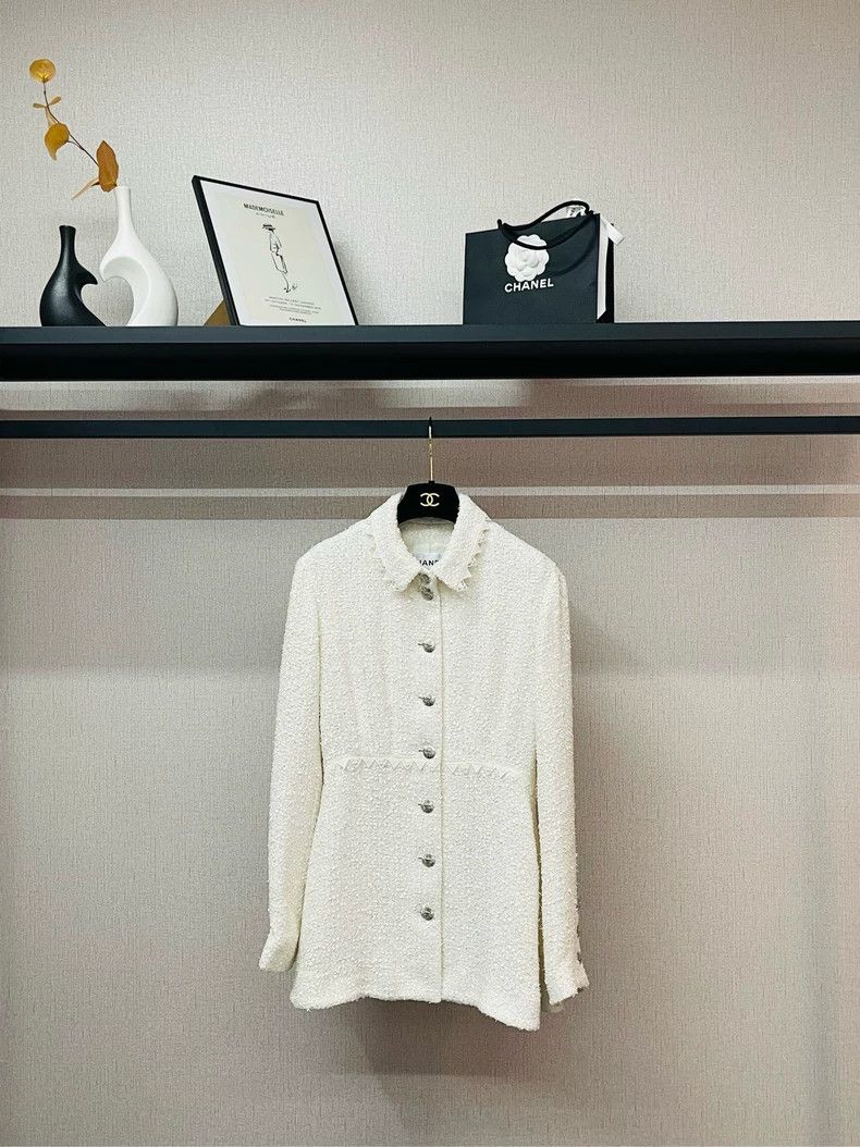 Chanel 24 white sequin waist jacket 2504-Nextarrow