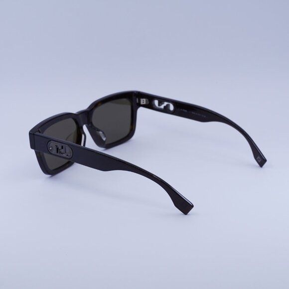 Fendi Fendi FE40107I 52E Sunglasses Havana Rectangle Frame Size ONE SIZE - 4 Thumbnail