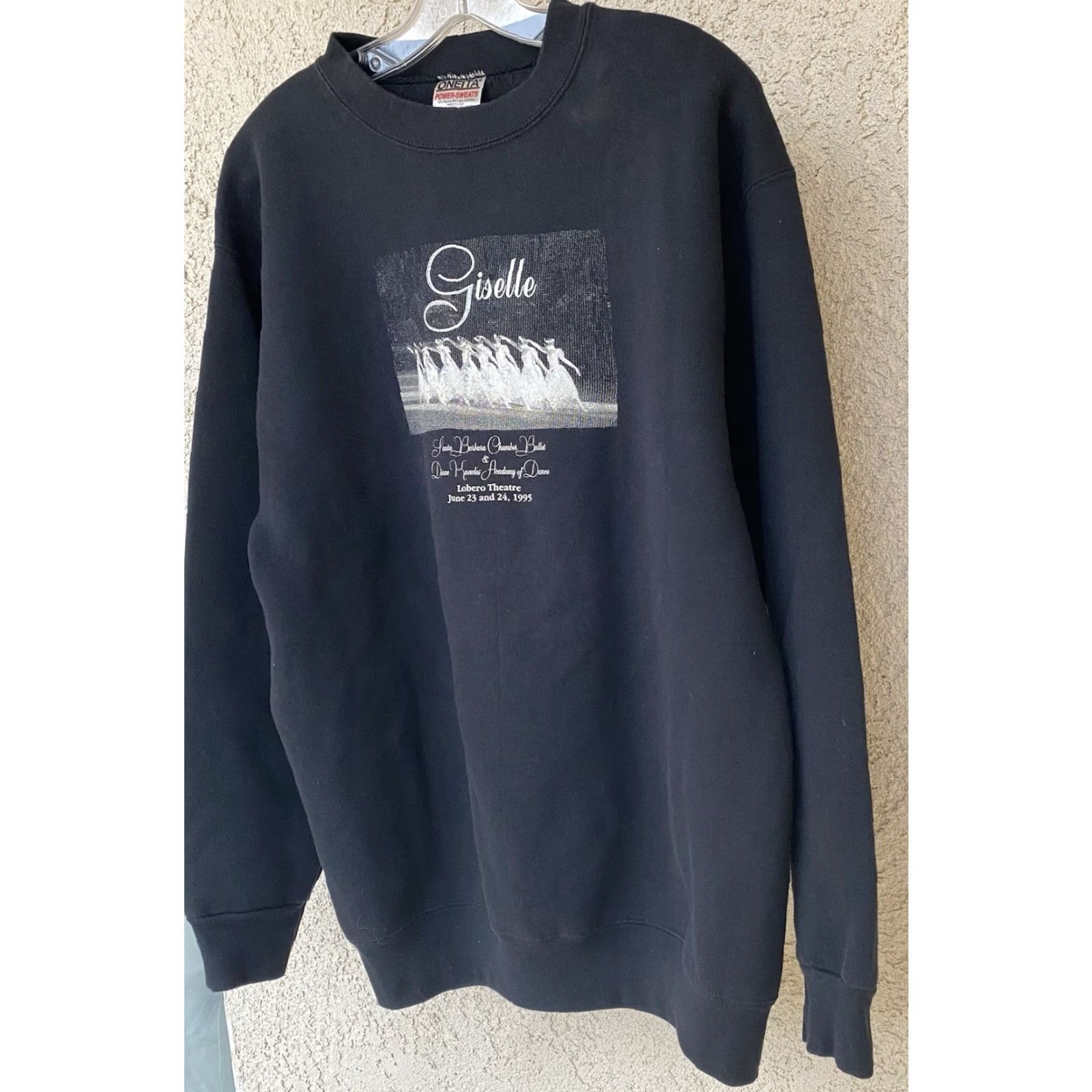 Vintage VINTAGE Oneita Giselle Hoodie Shirt Adults L Black Graphic Print Lobero Theatre 1995 USA Size US L / EU 52-54 / 3 - 6 Thumbnail