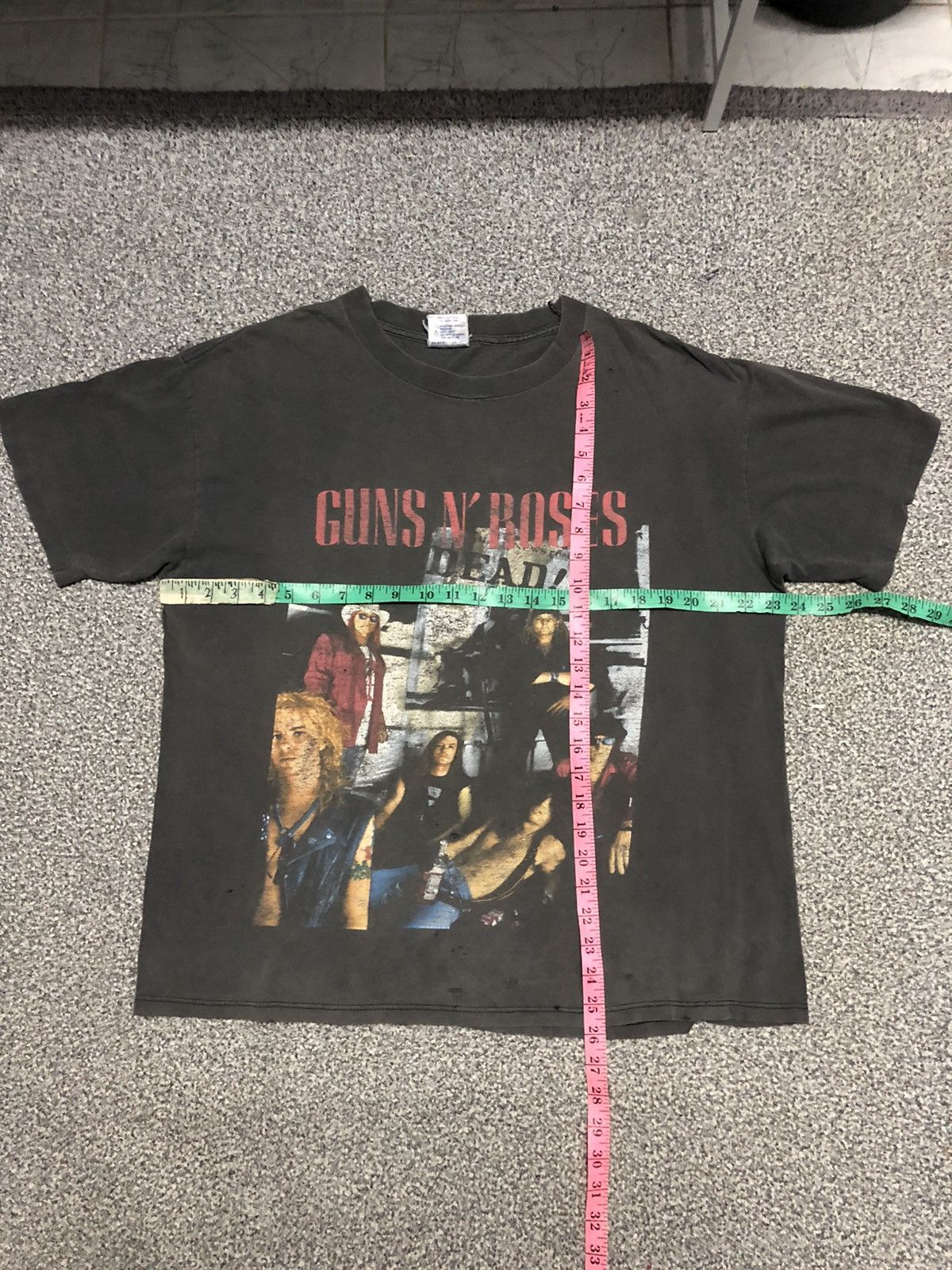 Band Tees 💥RARE Vintage Sunfaded Distressed 90s Gun N Roses Band Tees Size US XL / EU 56 / 4 - 13 Thumbnail
