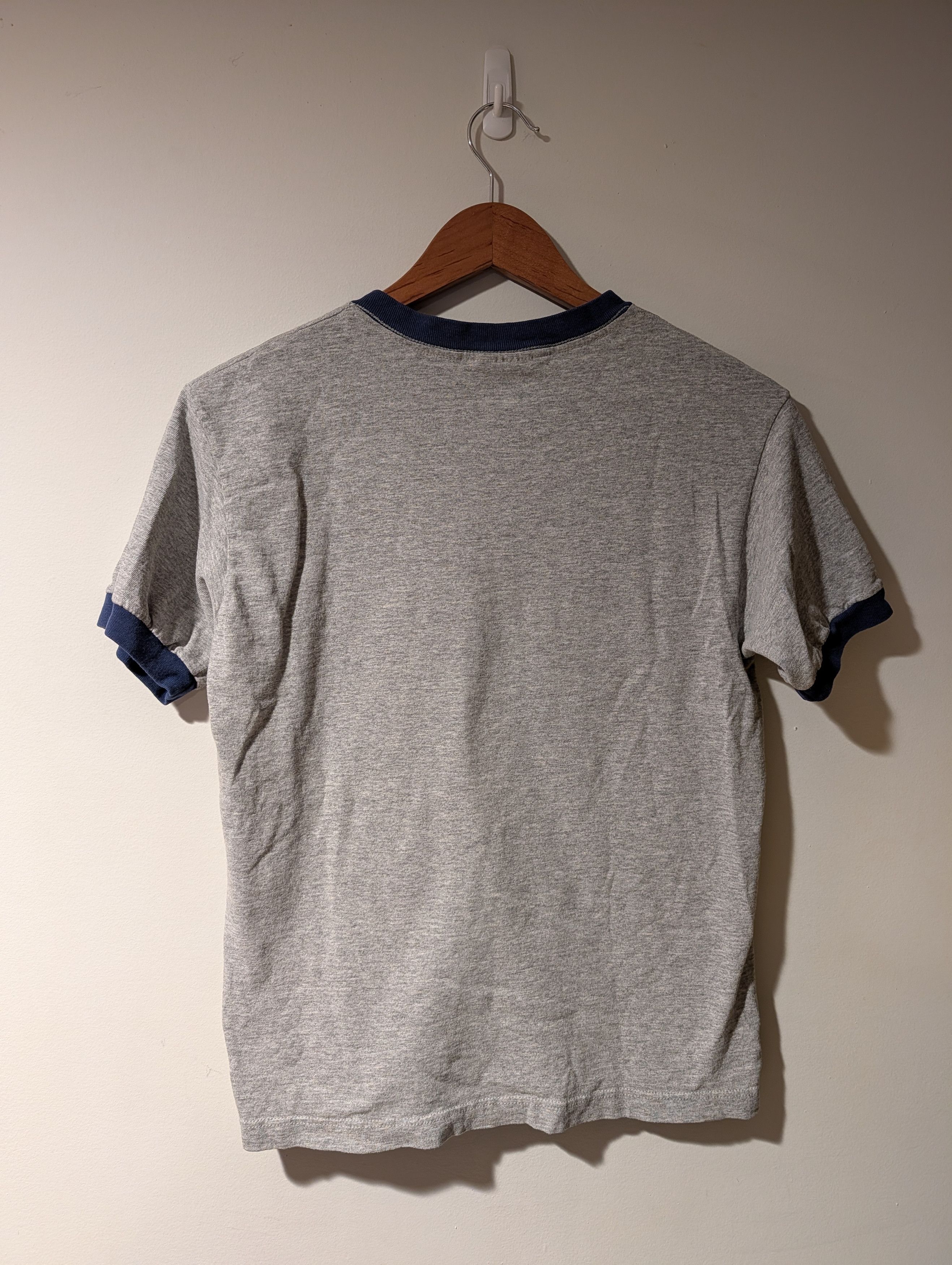 Nike Nike Center Swoosh T-Shirt Mini Logo Athletic Youth Medium Size US M / EU 48-50 / 2 - 7 Thumbnail
