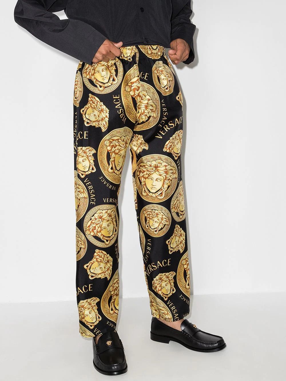 Versace VERSACE Amplified MEDUSA Print SILK PAJAMA PANTS sz 4 IT I M Size US 32 / EU 48 - 1 Thumbnail