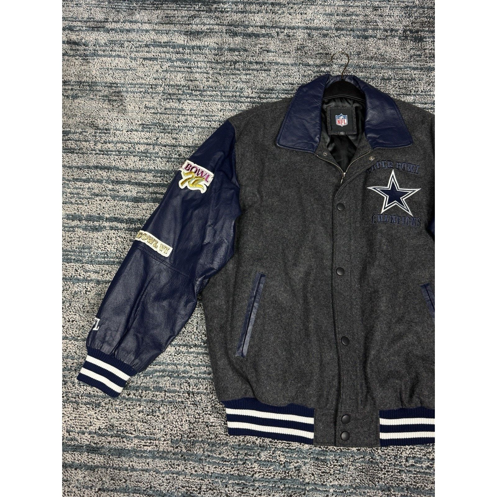 NFL Dallas Cowboys Súper Bowl Champions Varsity Jacket Sz L NFL Size US L / EU 52-54 / 3 - 5 Thumbnail