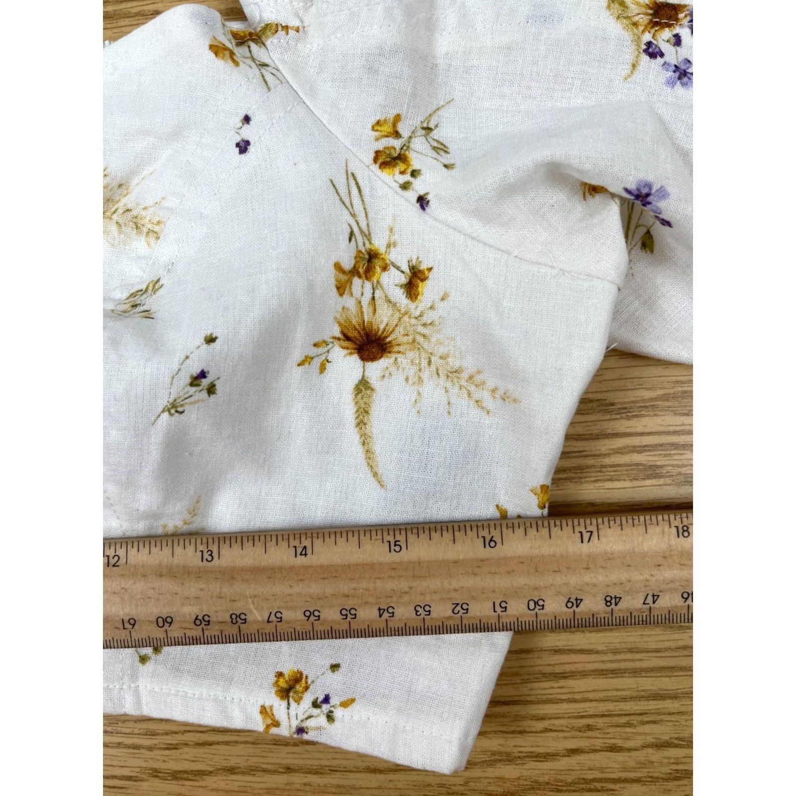 H&M H&M Crop Top Womens L White Floral Puff Sleeve Cropped Slouchy Back Smocked Back Size L / US 10 / IT 46 - 7 Thumbnail