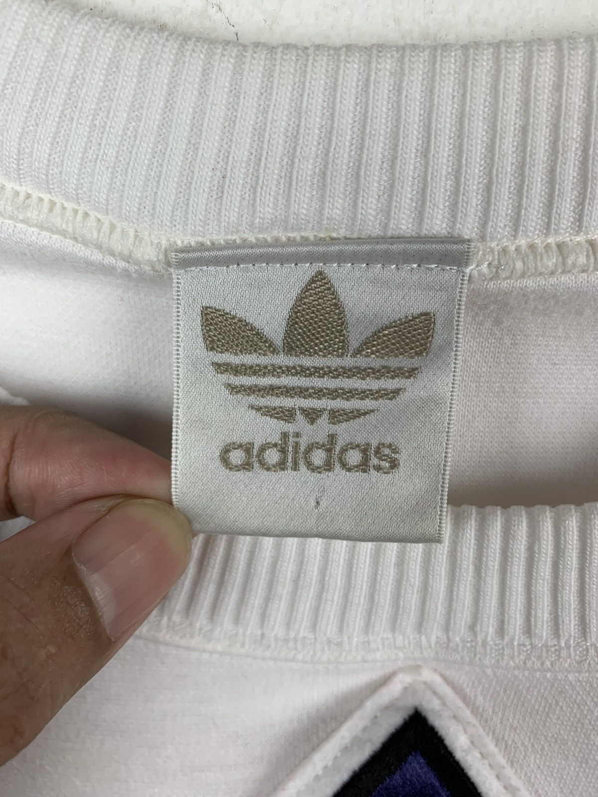 Adidas Adidas Biglogo Spellout Sweatshirt White Red Colours Size US M / EU 48-50 / 2 - 5 Thumbnail