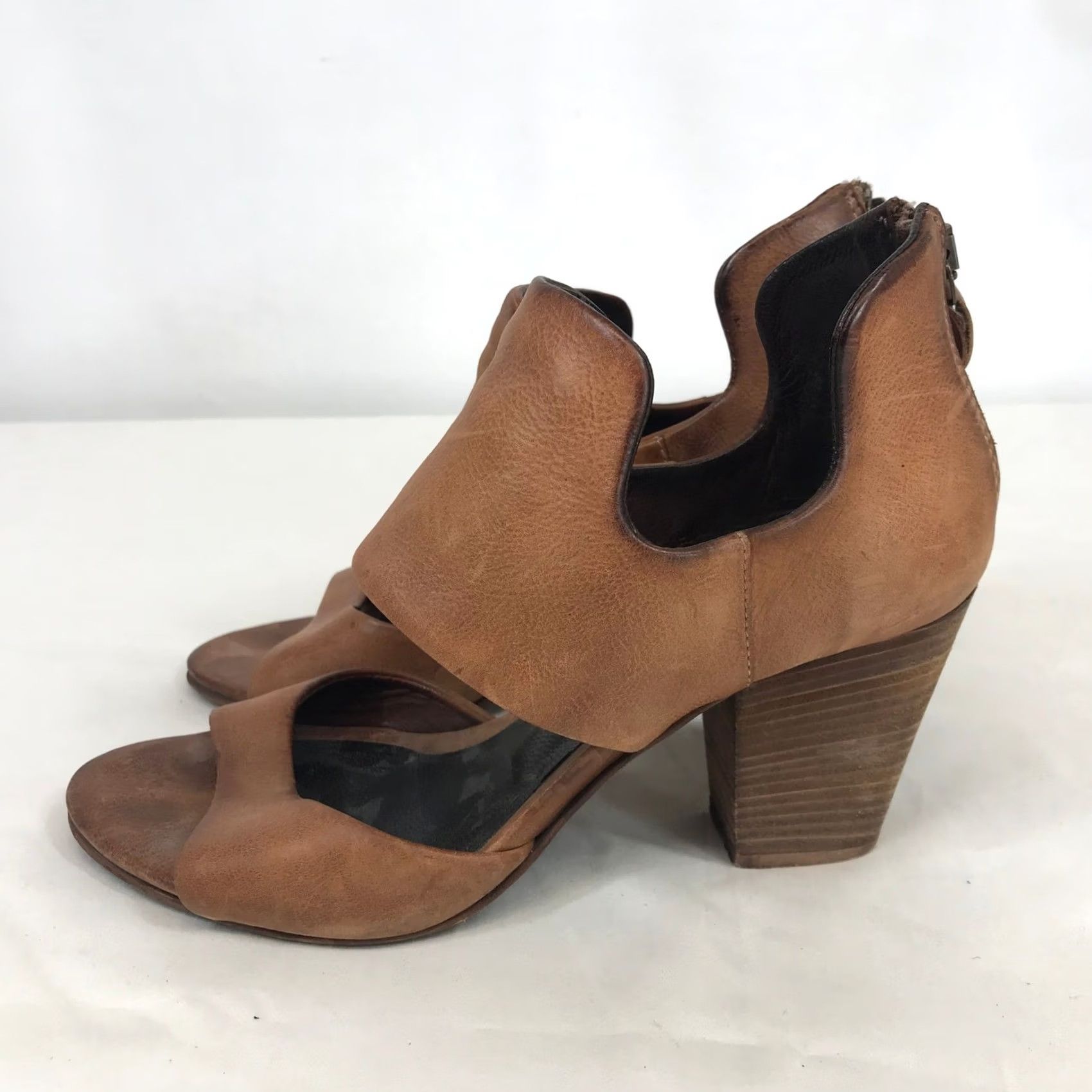 Vintage Sundance Tan Leather Peep Toe Cutout Block Heel Sandals Size 6.5 Brown Women Size US 7 / IT 37 - 4 Thumbnail