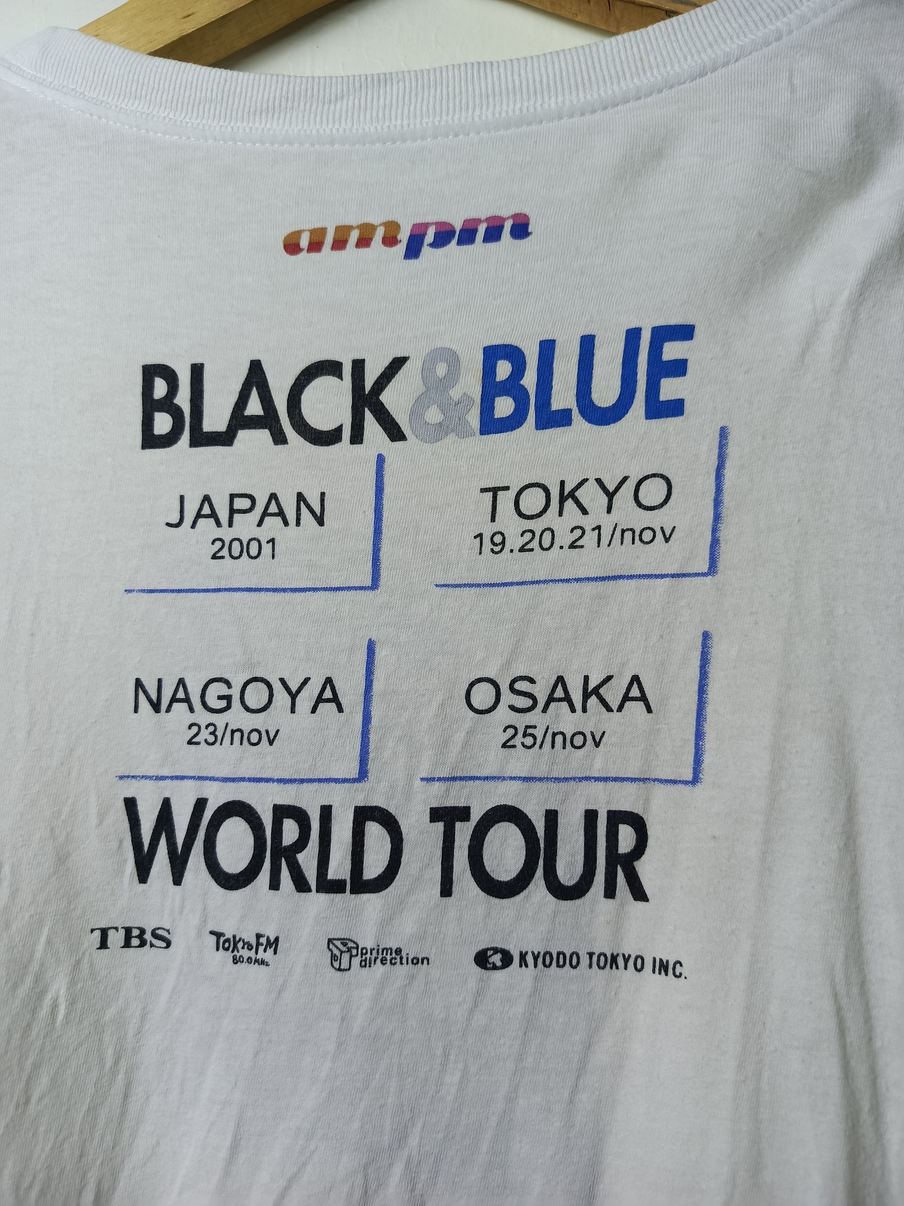 Band Tees Backstreet boys black & blue world Tour 2001 Size US M / EU 48-50 / 2 - 4 Thumbnail