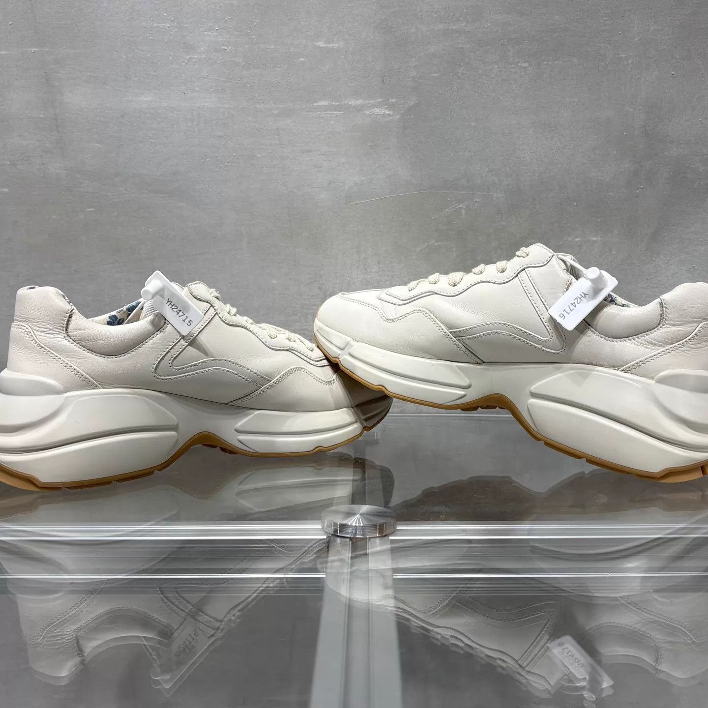 Gucci Gucci Rainbow Sequin Dad Sneaker Cream 38 Size US 7.5 / IT 37.5 - 5 Thumbnail