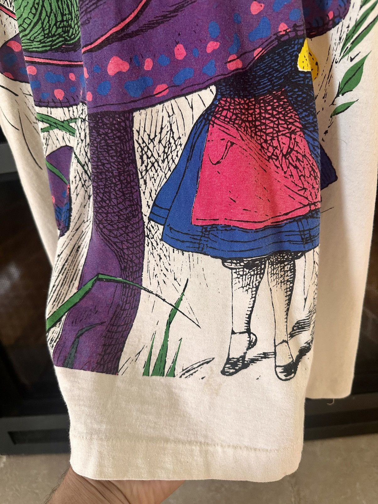 Fruit Of The Loom × Vintage Vintage GRAIL Alice in Wonderland AOP Shirt Size US XL / EU 56 / 4 - 5 Thumbnail