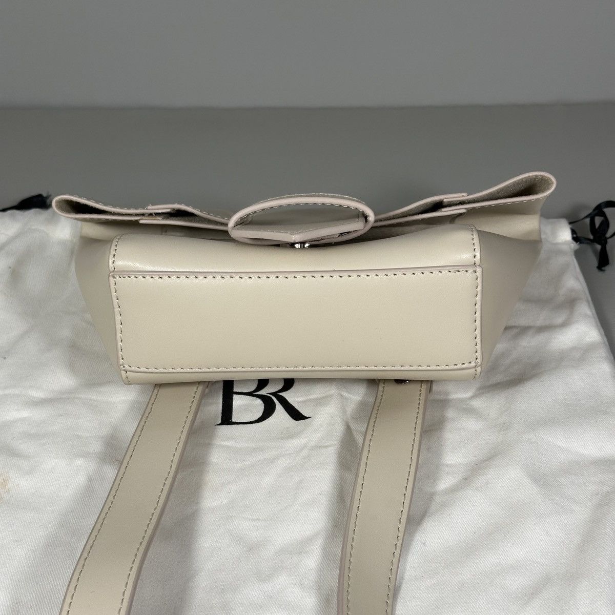 Banana Republic Banana Republic Factory Leather Mini Tab Crossbody EUC Bag Size ONE SIZE - 4 Thumbnail