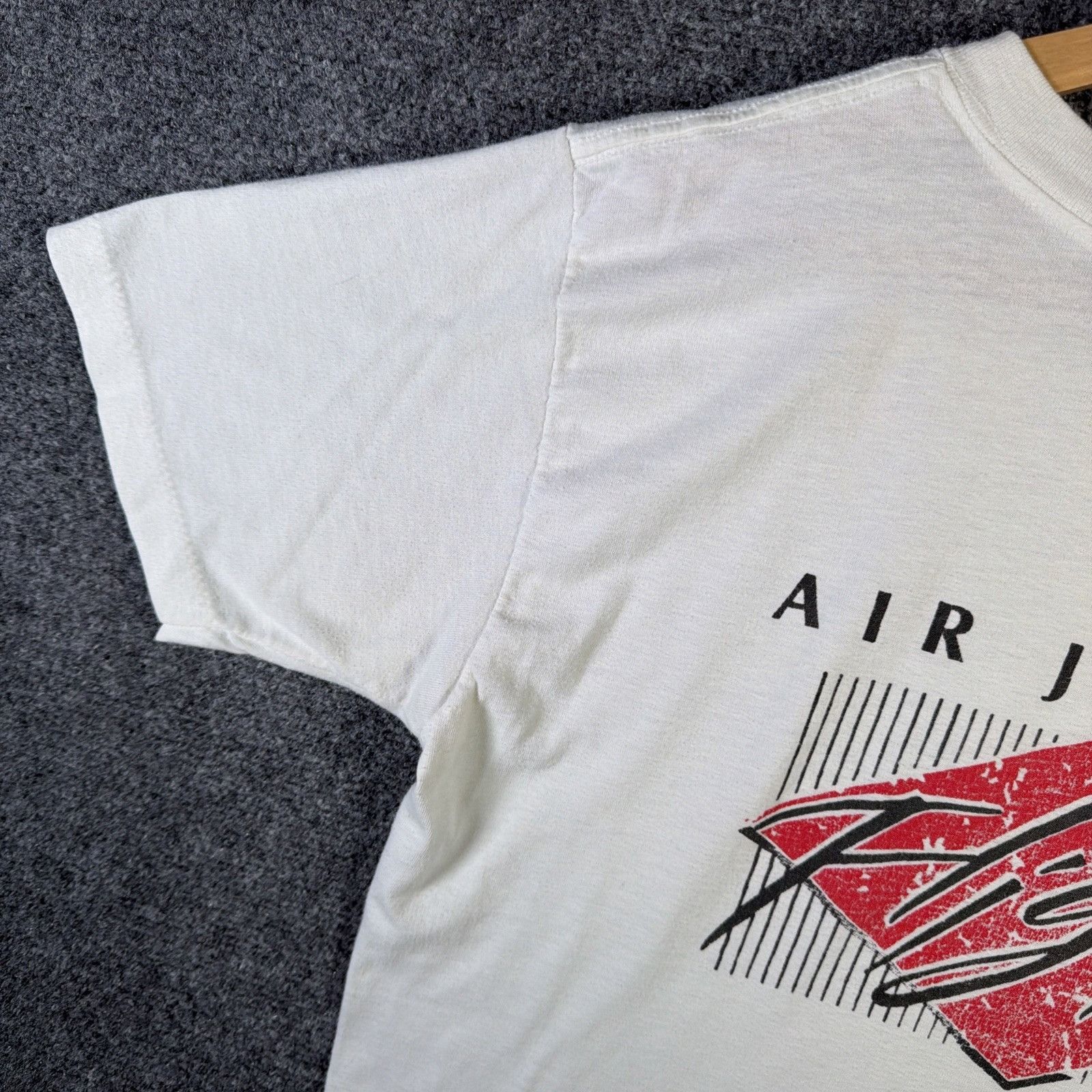 Nike Vintage Nike Shirt Mens Large White 80s Air Jordan Flight Size US L / EU 52-54 / 3 - 4 Thumbnail