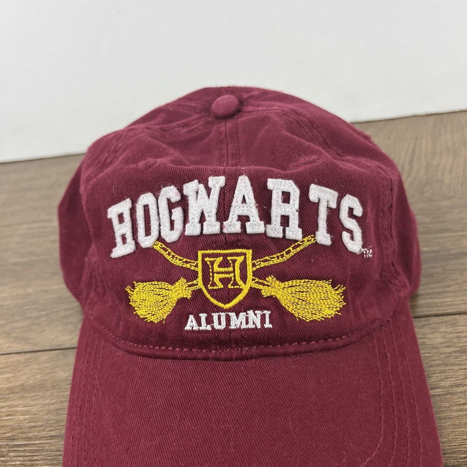 Other Harry Potter Hat Hogwarts Alumni Hat Red Adjustable Hat Red Size ONE SIZE - 8 Thumbnail