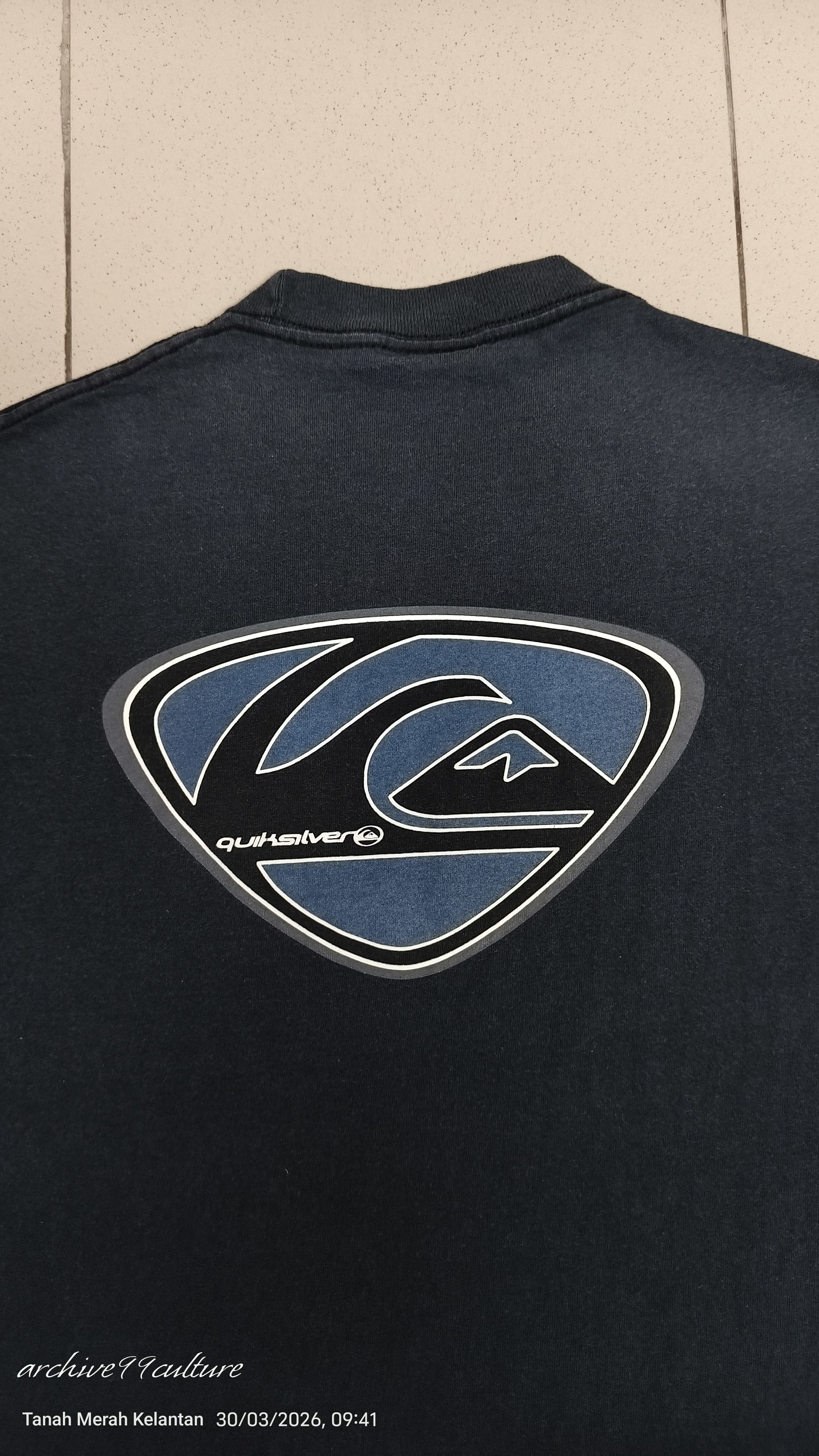 Quiksilver late 90s early Y2K Quiksilver "Shield Logo" T shirt USA Size US M / EU 48-50 / 2 - 12 Thumbnail