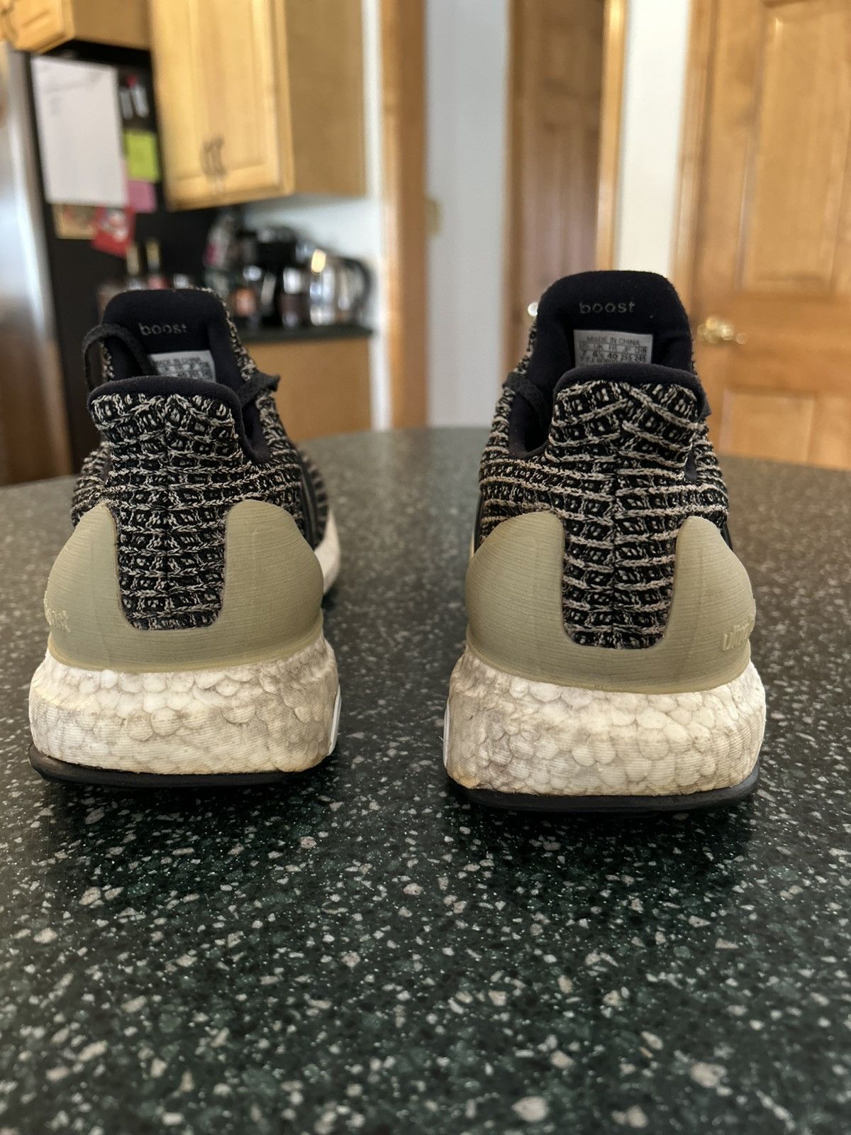 Adidas Adidas Ultraboost Size US 7 / EU 40 - 4 Thumbnail