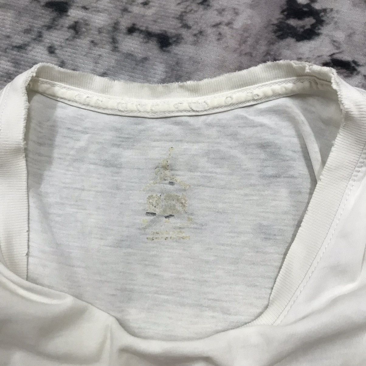 Jordan Brand Air Jordan Distressed Tshirt Size US S / EU 44-46 / 1 - 12 Thumbnail